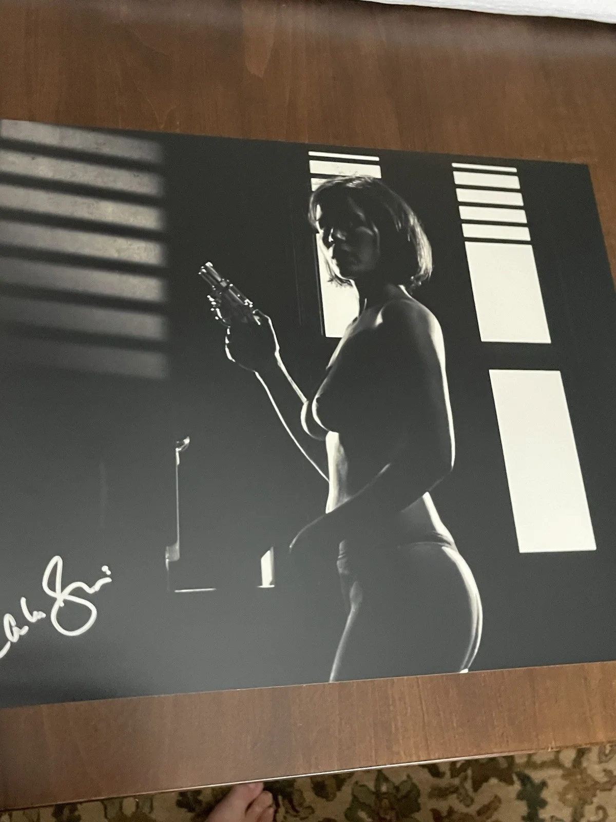 Carla Gugino — Carla Gugino autographed Hand signed 16x20 photo JSA Sin City Lucille (#1), изображение 3
