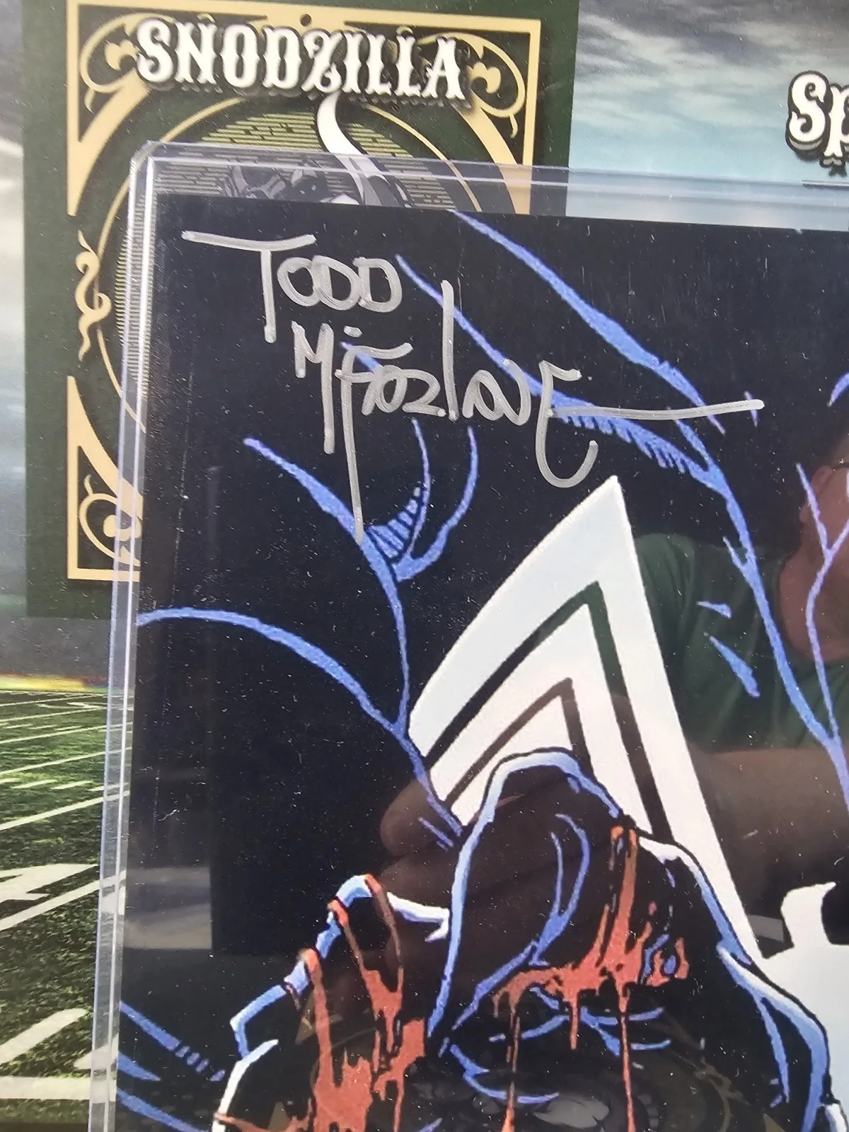 Todd McFarlane — Todd McFarlane Signed 8x10 Venom Photo! PSA COA!, image 3