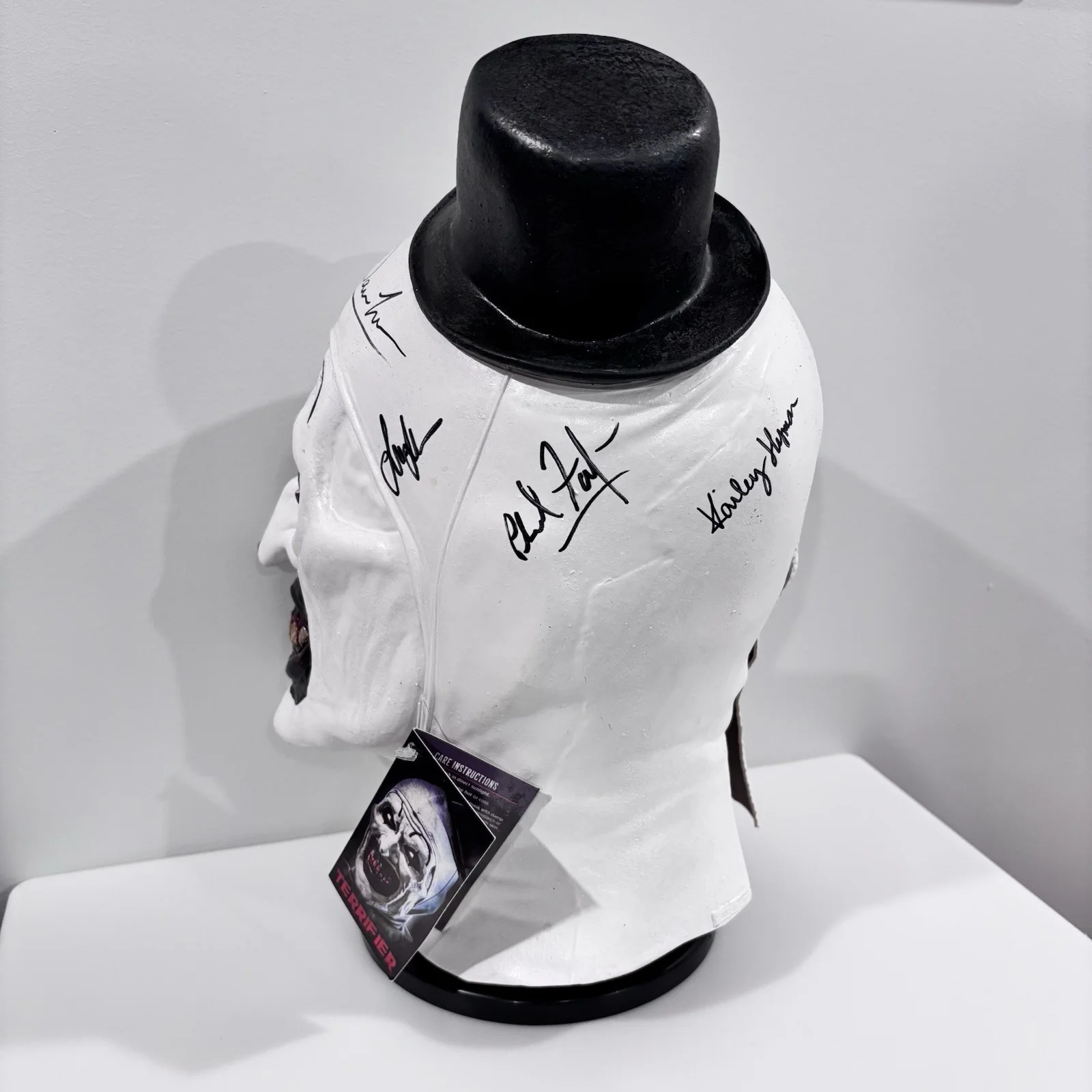 David Howard Thornton Lauren LaVera Damien Leone — Terrifier 2 Indiegogo 2019 Exclusive Mask Signed Rare Art The Clown Collectible, изображение 3