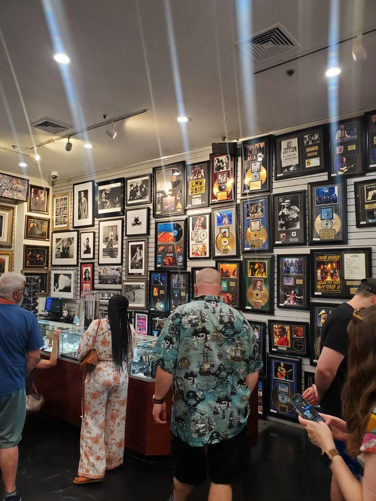 Rick Harrison — Rick Harrison Signed Autograph Las Vegas Tour Pass - Pawn Stars, Signed In 2025, изображение 4