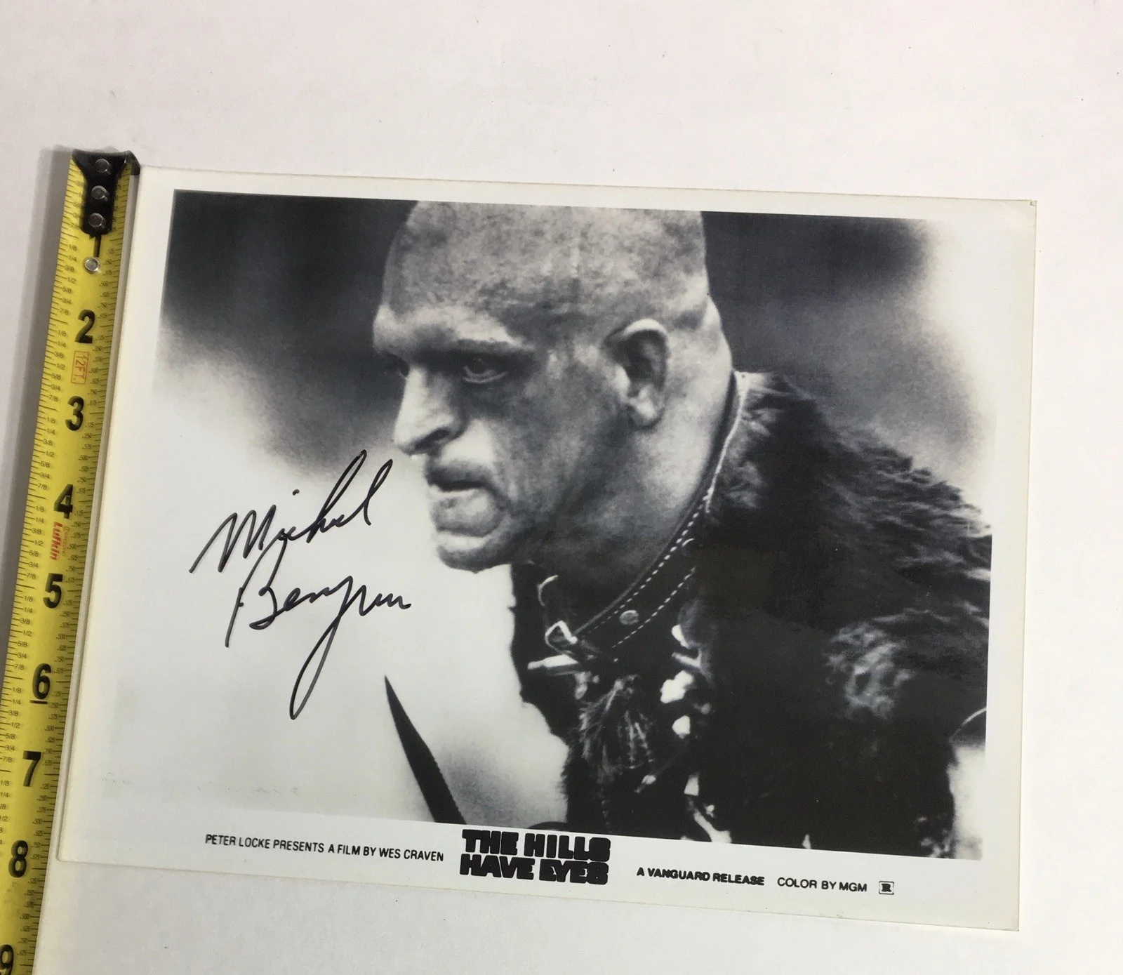 Michael Berryman — Michael Berryman Autographed 8 x 10 Pluto B/W Glossy Photo The Hills Have Eyes, image 3