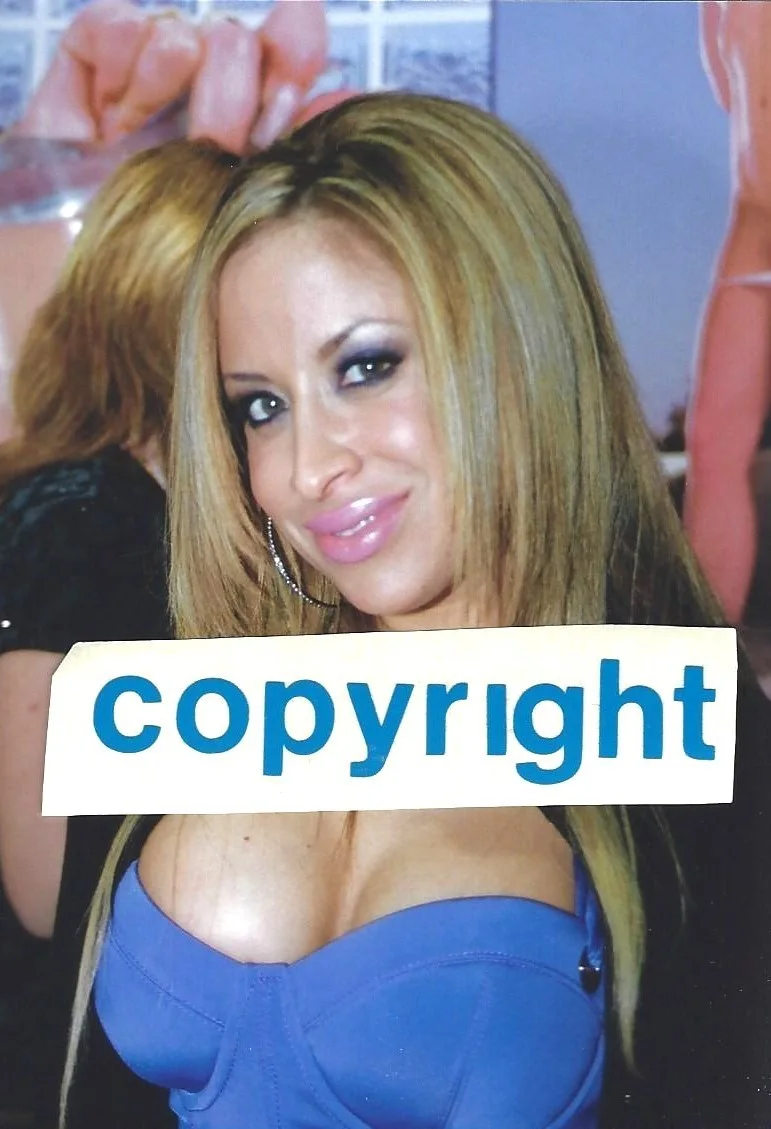 august — AUGUST-"Sexy Adult Star"-Authentic Autographed Photo #2 w/proof pic, изображение 2