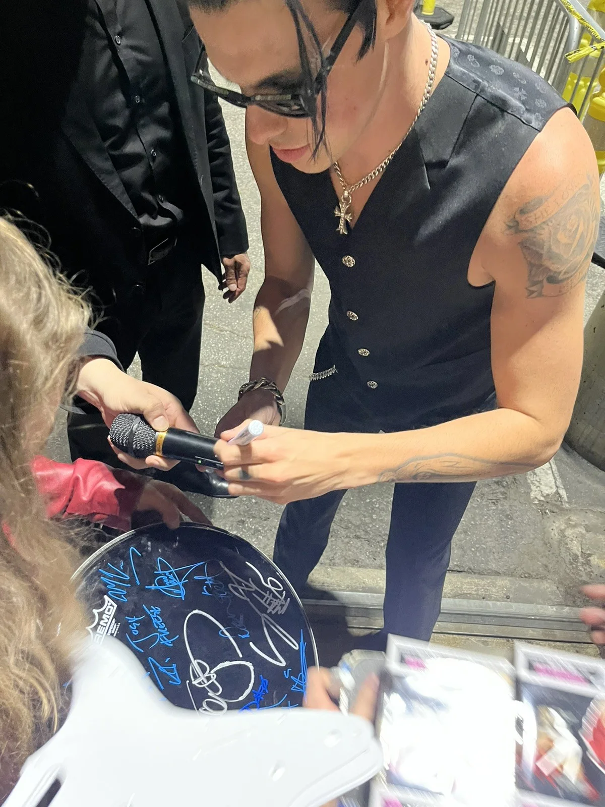 Yungblud — Yungblud sigbed microphone RARE with proof, image 3