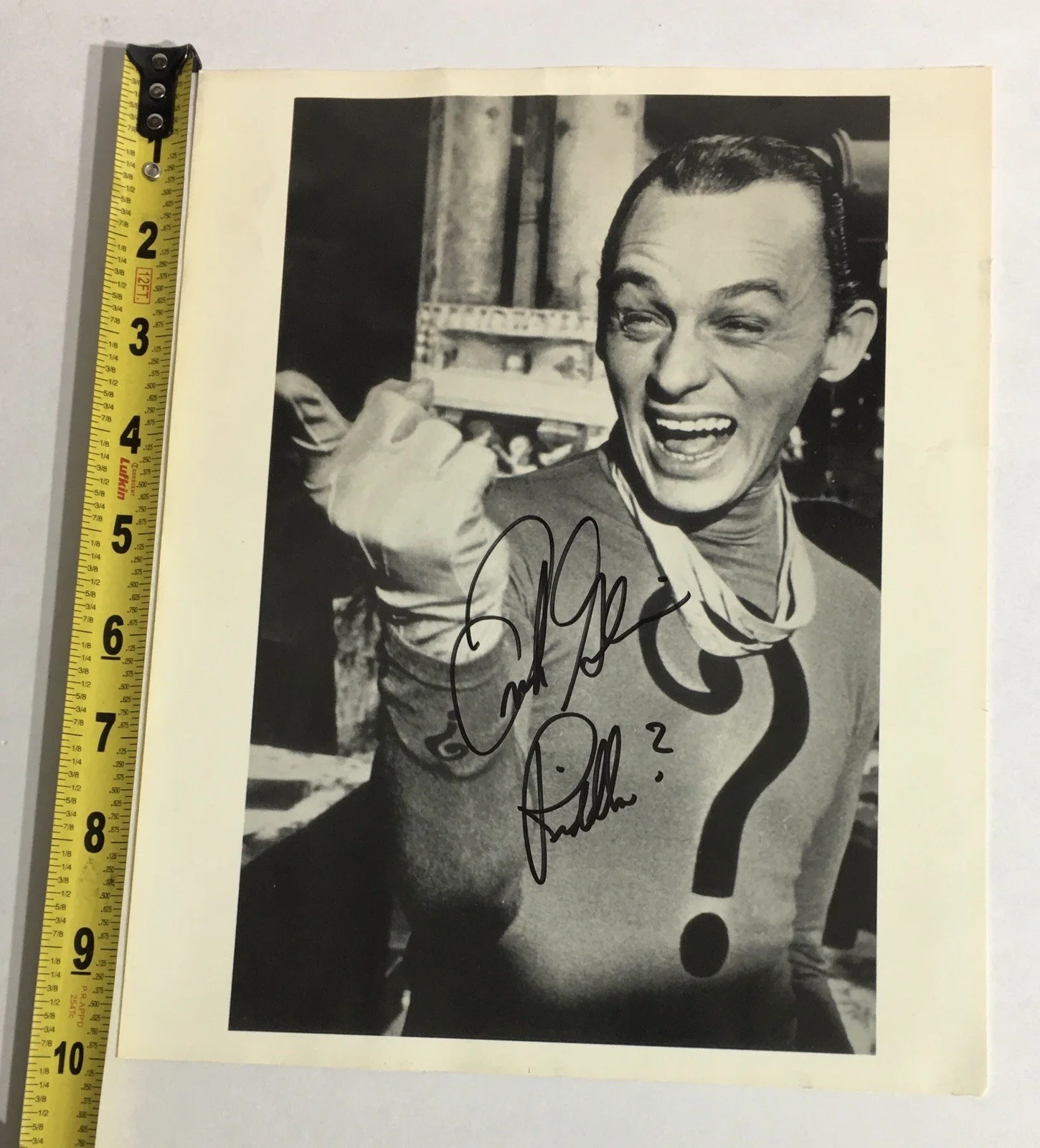 Frank Gorshin — Frank Gorshin Autographed 8" x 10" The Riddler Glossy B/W Photo Batman TV 1966, image 3