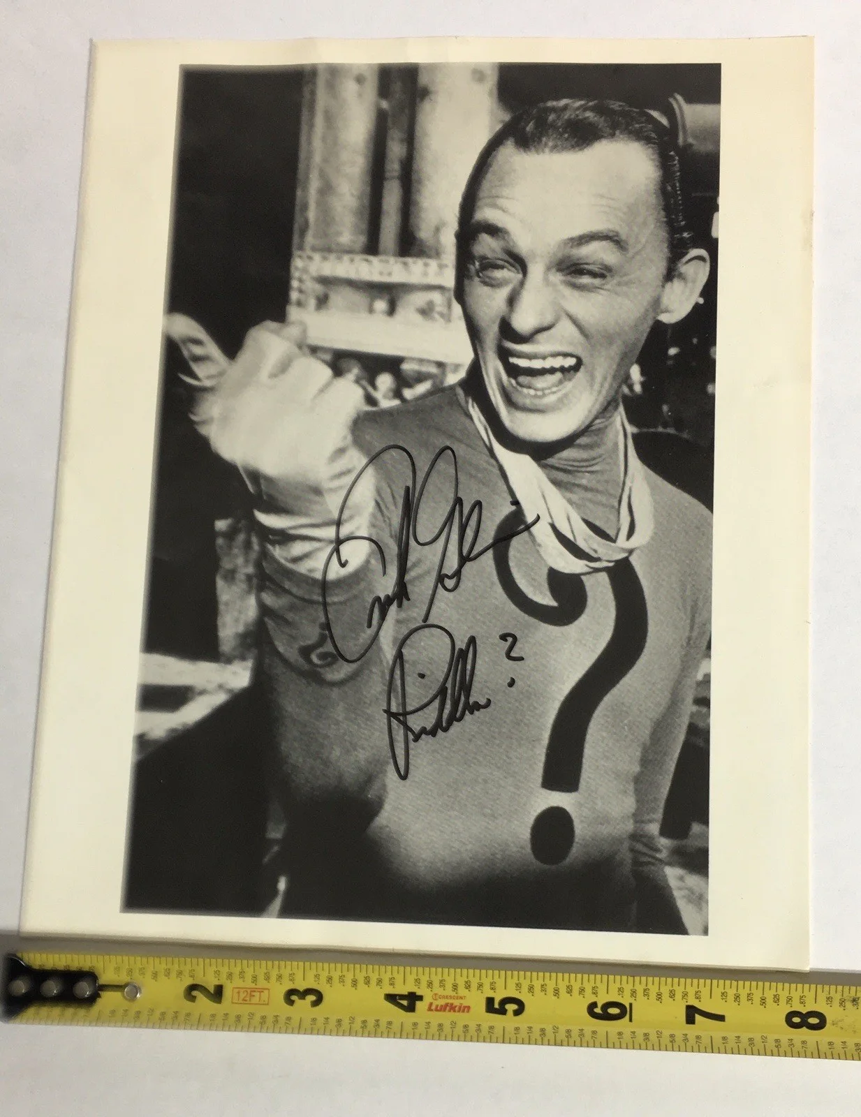 Frank Gorshin — Frank Gorshin Autographed 8" x 10" The Riddler Glossy B/W Photo Batman TV 1966, image 4