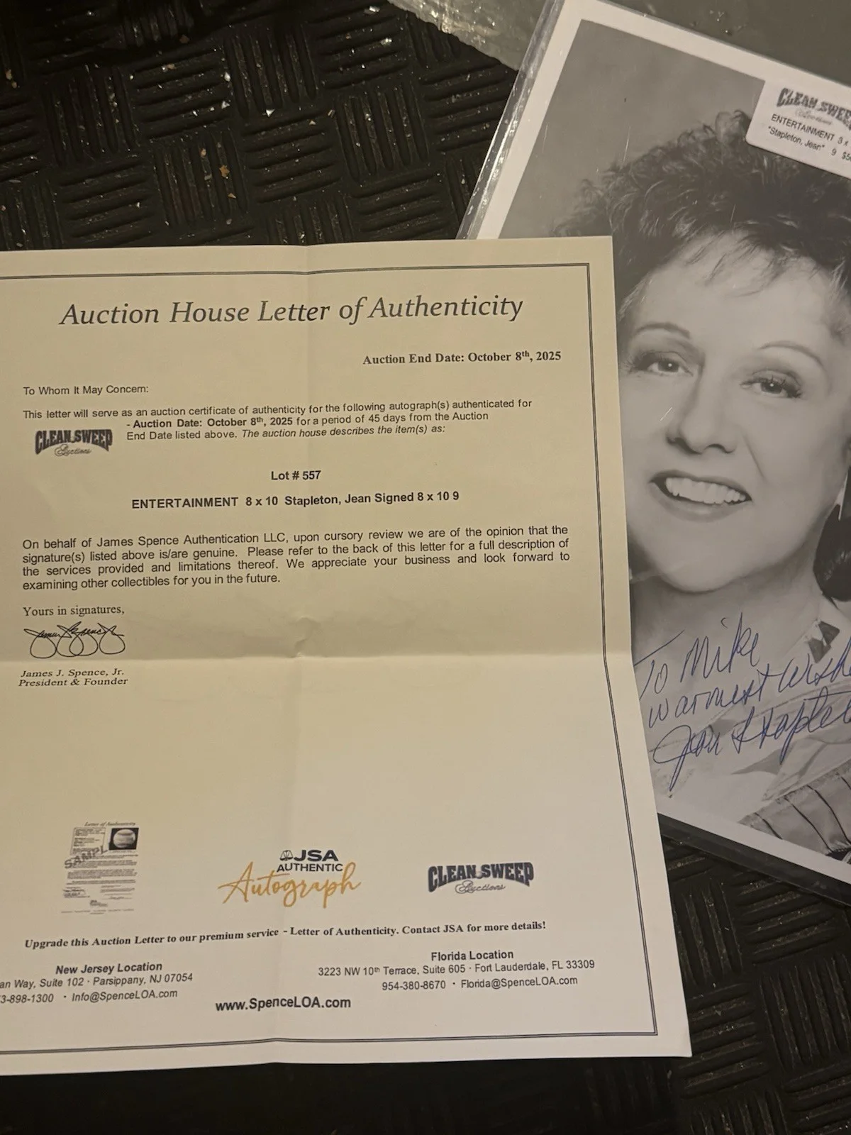 Jean Stapleton — JEAN STAPLETON Signed B/W 8x10 Photo Edith Bunker All In The Family (INSCRIBED), изображение 2
