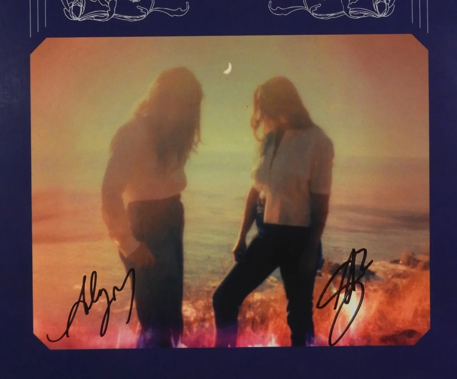 Aly & AJ JSA Autograph Signed Album Record Vinyl Silver Deliverer, изображение 2
