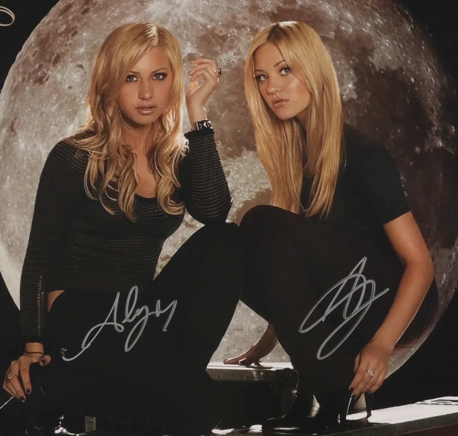 Aly & AJ JSA Autograph Signed Album Record Vinyl Insomniatic, изображение 2