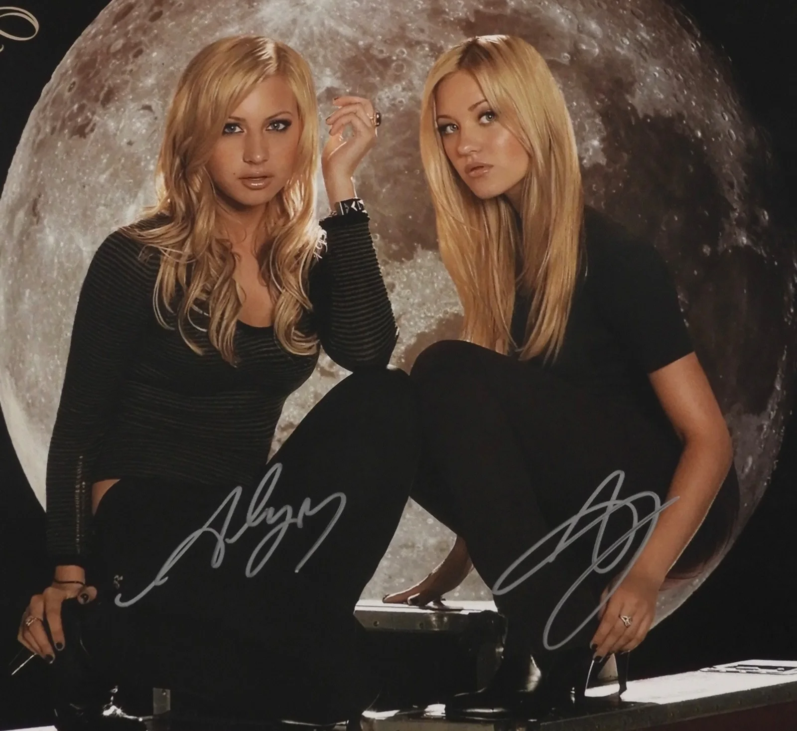 Aly & AJ JSA Autograph Signed Album Record Vinyl Insomniatic, image 2