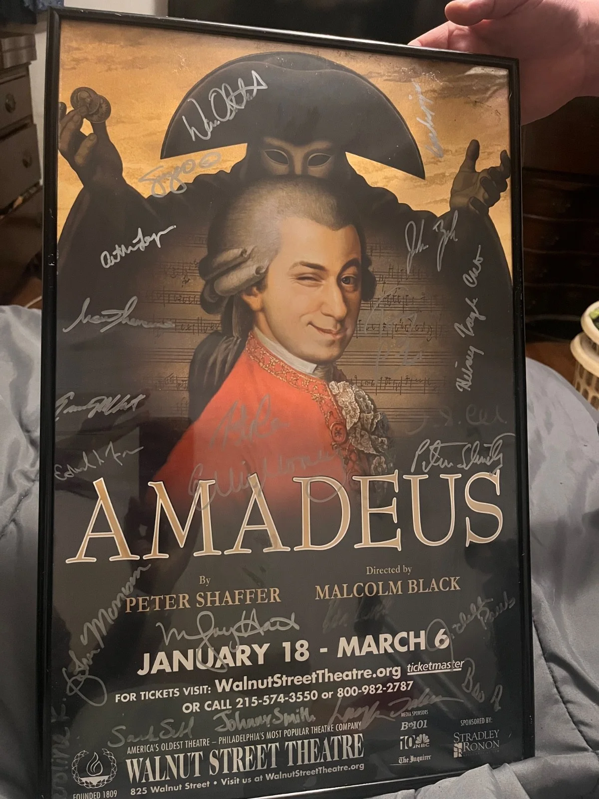 F. Murray Abraham Signed 11" x 17" Photo of the "Amadeus" Poster full cast, изображение 3