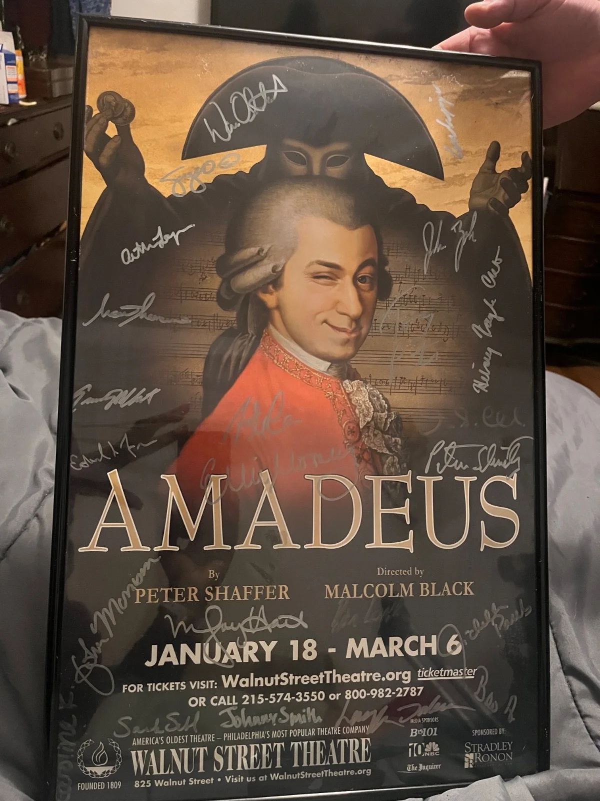 F. Murray Abraham Signed 11" x 17" Photo of the "Amadeus" Poster full cast, изображение 4