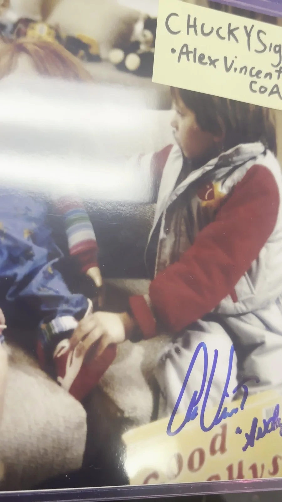 Alex Vincent — CHUCKY actor Alex Vincent Autographed 8x10 photo on couch JSA Certified, изображение 2