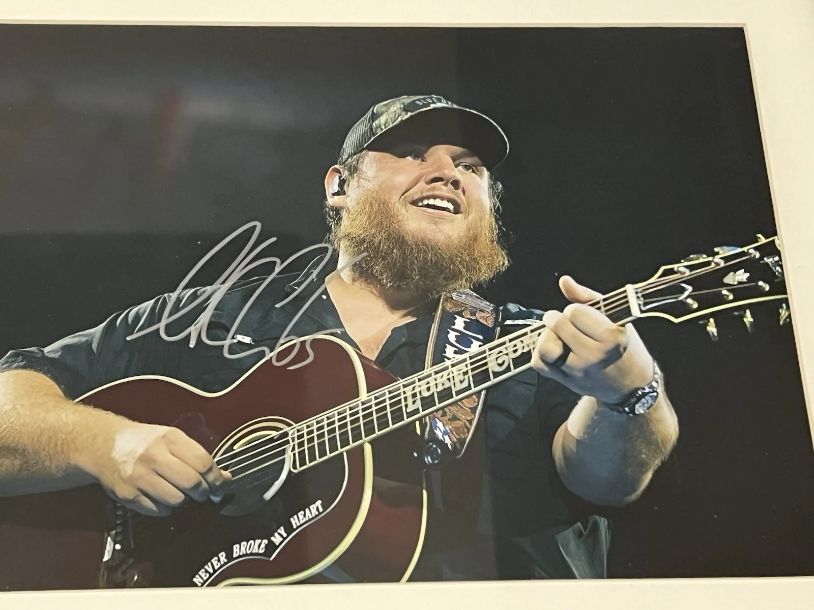 Luke Combs Autographed Signed 8.25x11.5 Photo Country Music Star Fully Framed, изображение 4