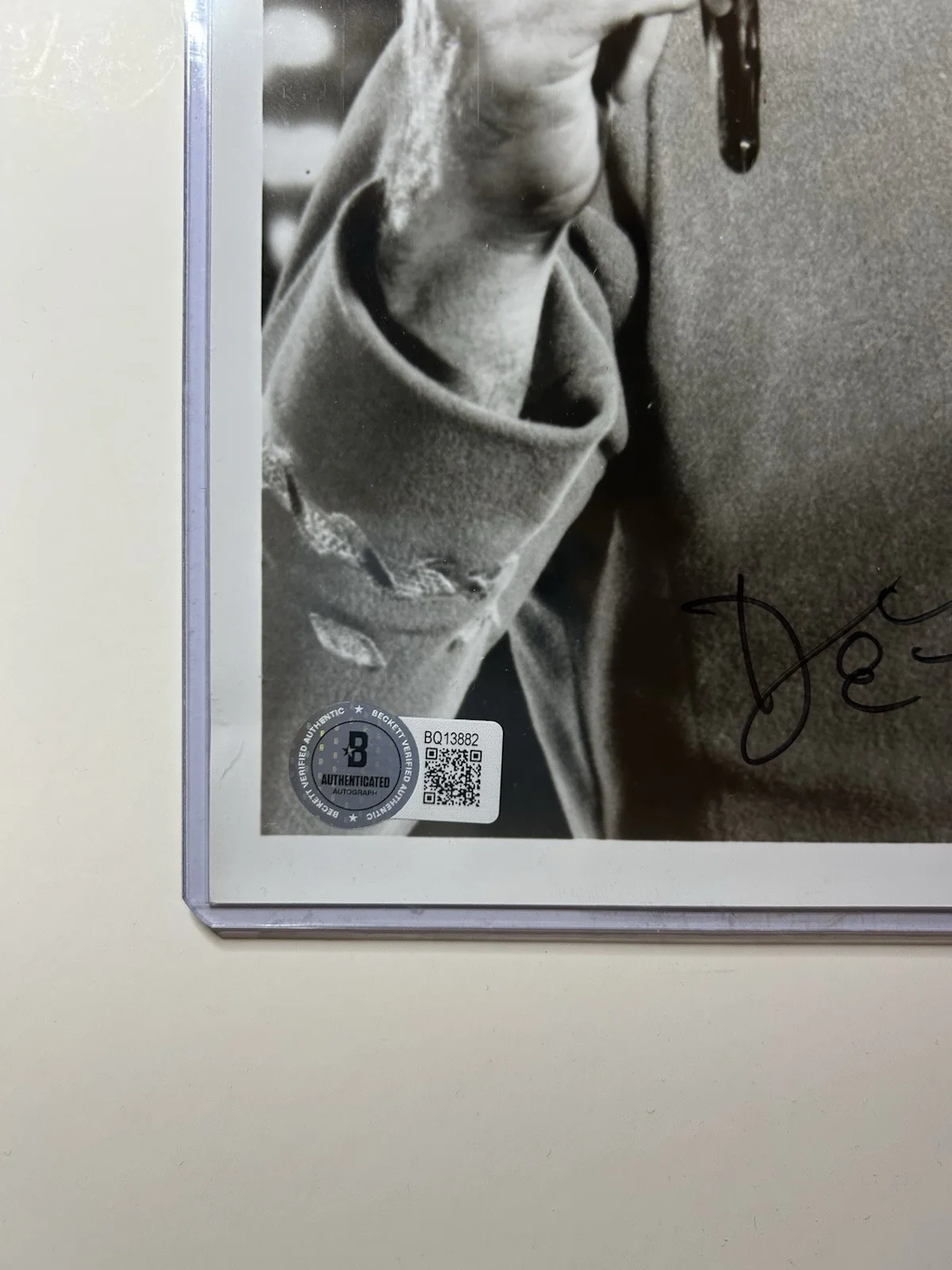 Deforest Kelley — DEFOREST KELLEY SIGNED AUTOGRAPH 8X10 PHOTO MCOY STAR TREK BGS COA STICKER ONLY, image 2