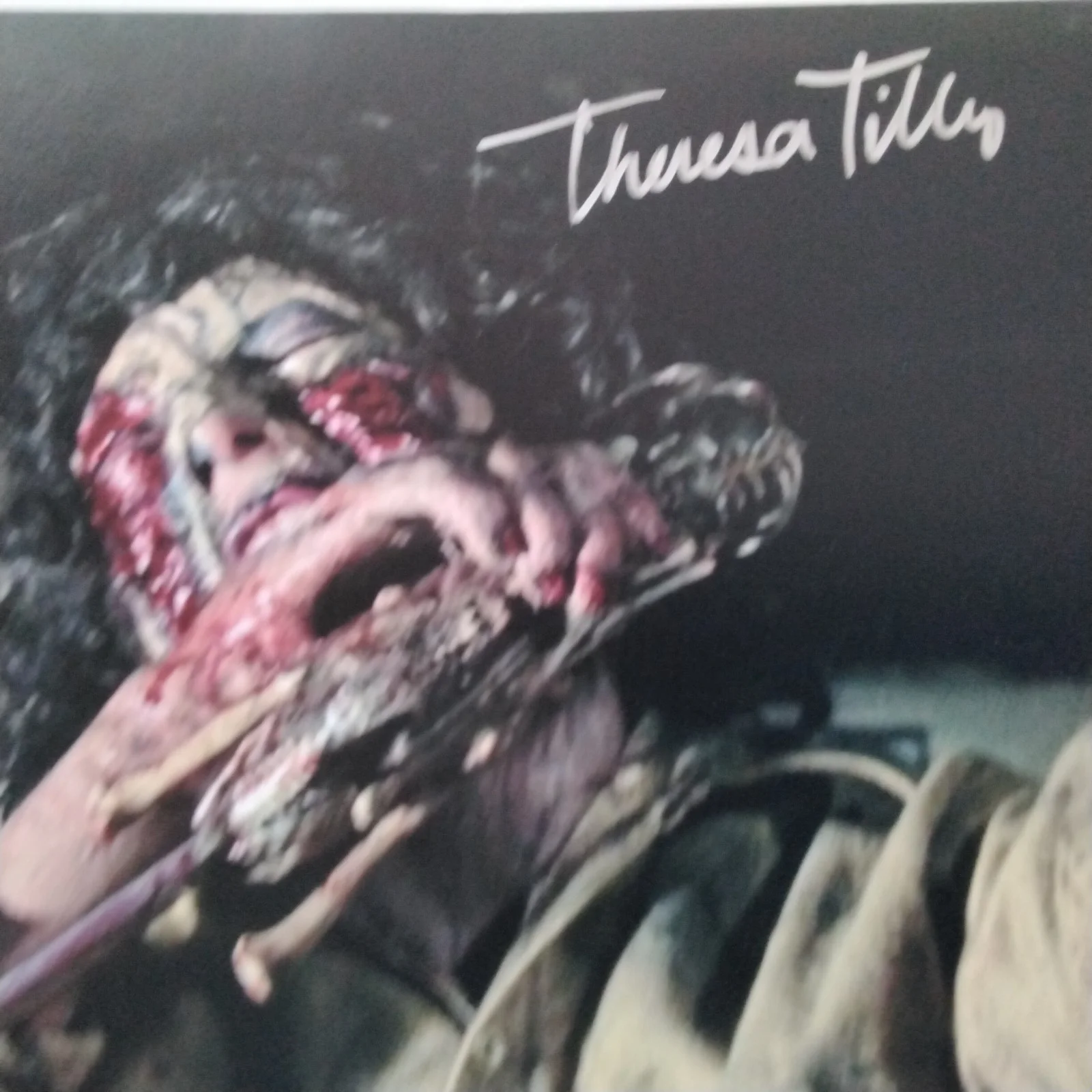 Theresa Tilly SIGNED 8x10 Photo 80s Movie Actress The Evil Dead "Deadite" COA, изображение 3