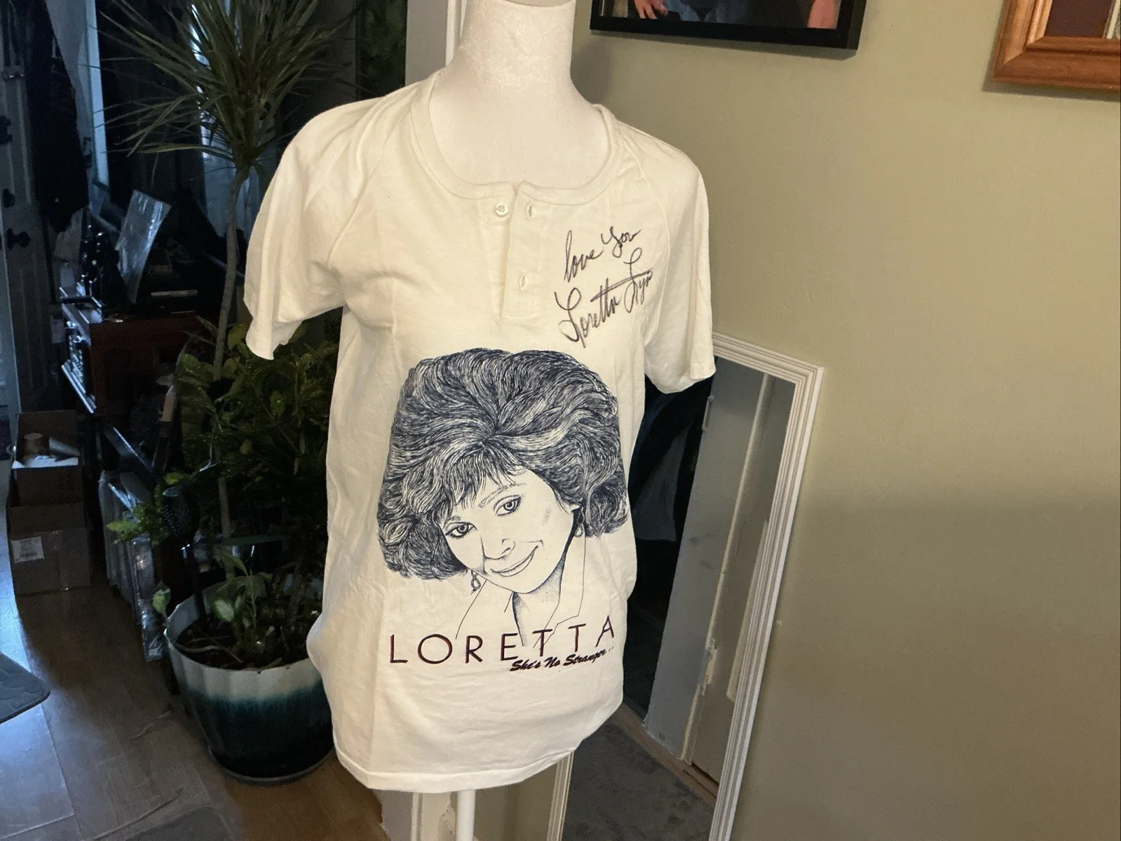 LORETTA LYNN SHIRT WORN BY LORETTA AND AUTOCORRECT BY HER PERSONAL ITEM., image 2