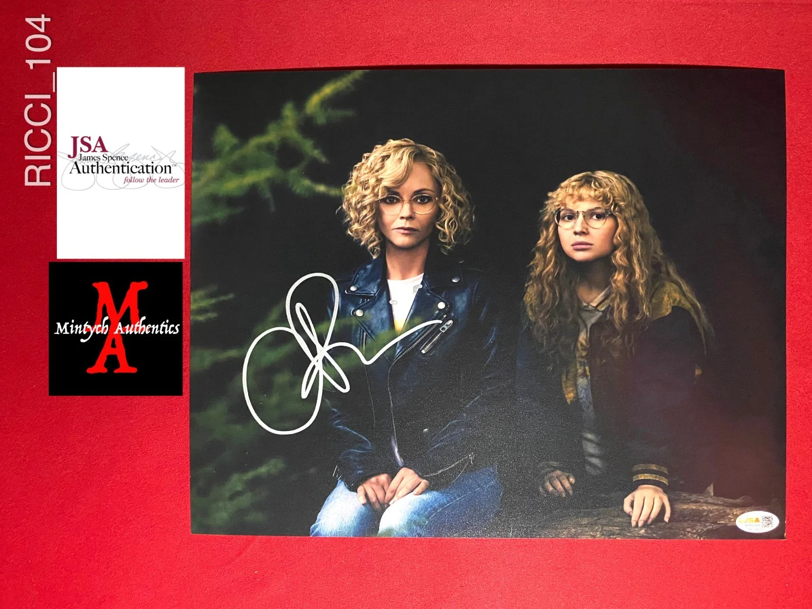 Christina Ricci — Christina Ricci Yellowjackets autographed signed 11x14 photo JSA COA