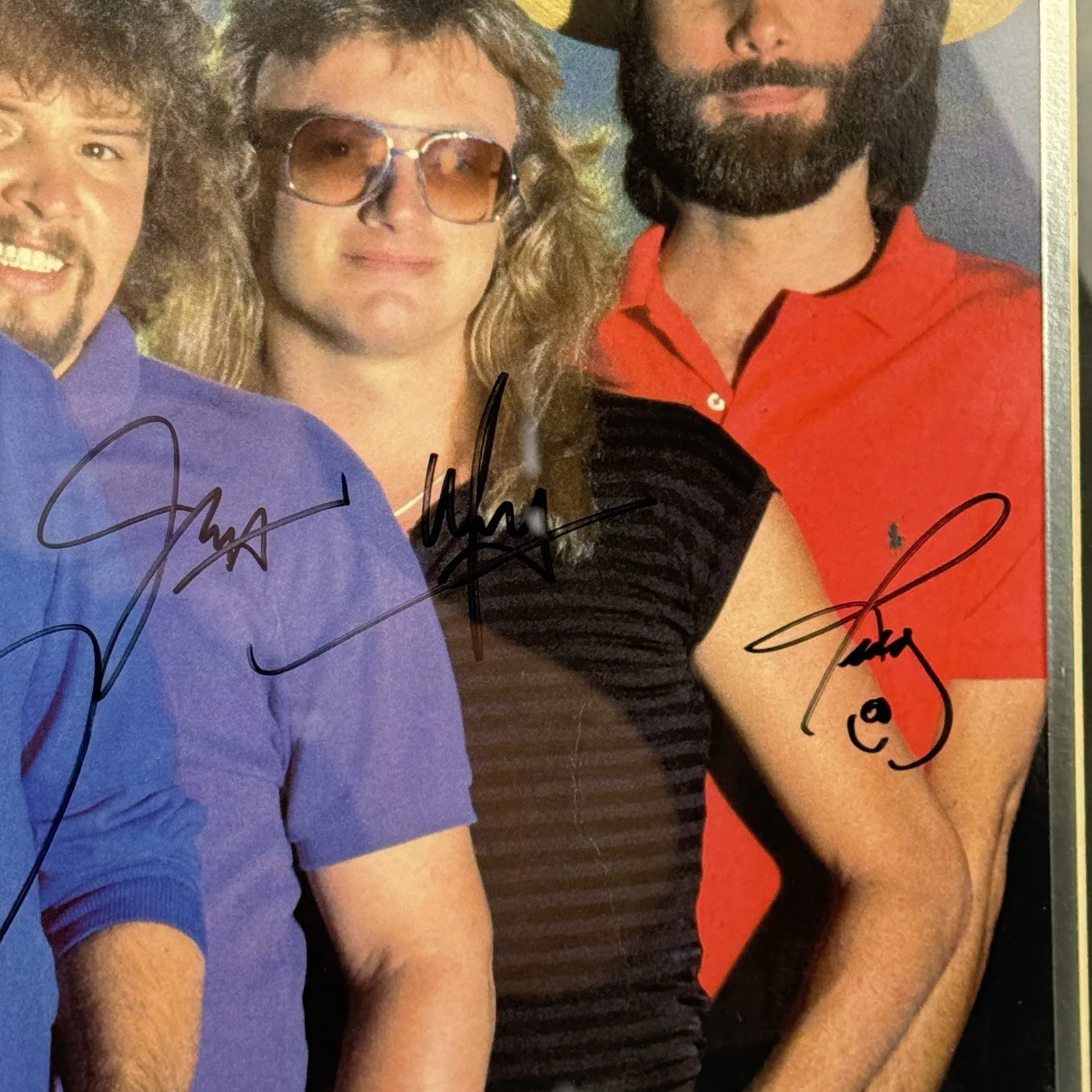 Alabama 'The Closer You Get' entire SIGNED AUTOGRAPHED RECORD ALBUM COVER Framed, изображение 3