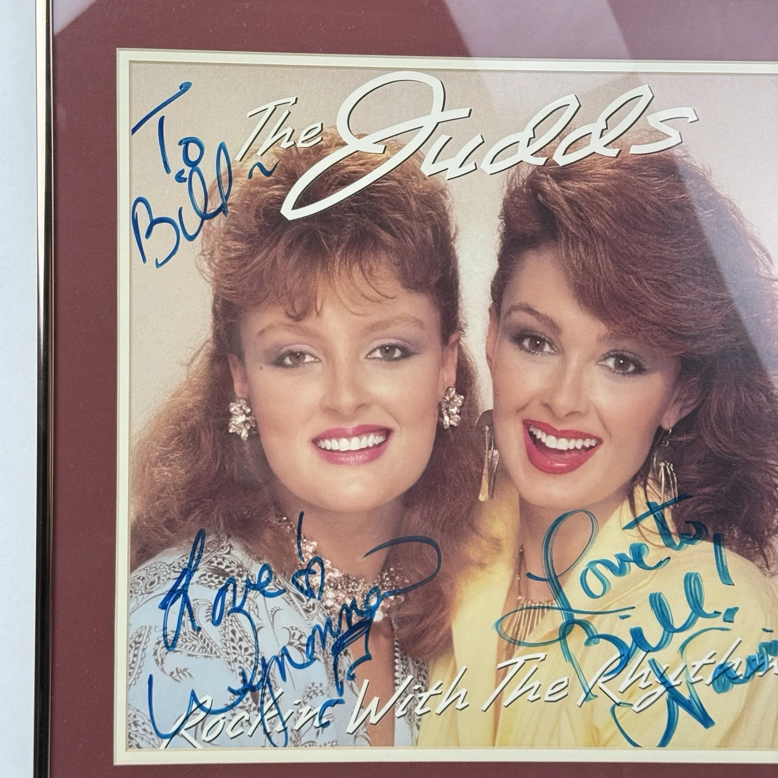 NAOMI & WYNONNA JUDD SIGNED AUTOGRAPHED RECORD ALBUM COVER THE JUDDS Framed, изображение 2