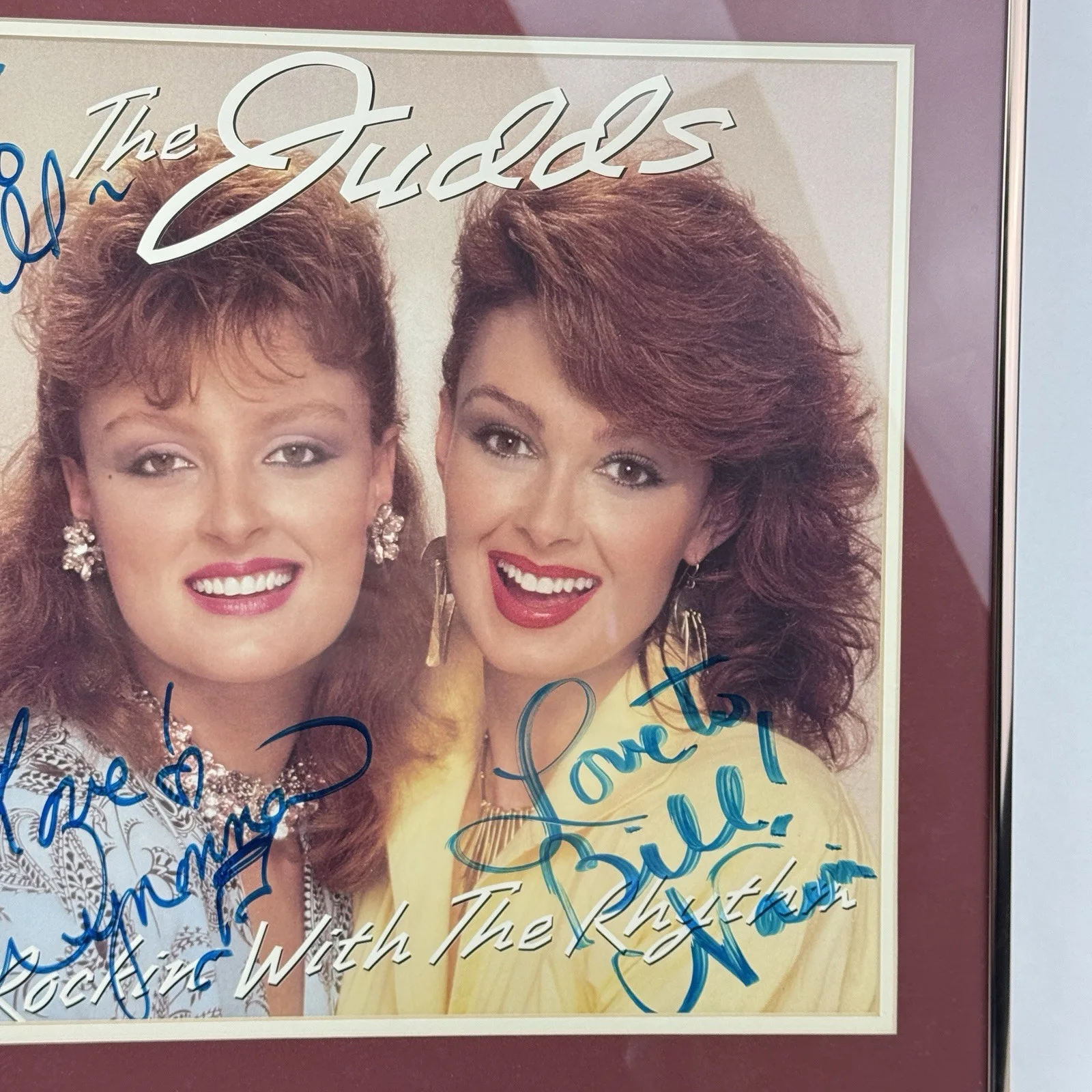 NAOMI & WYNONNA JUDD SIGNED AUTOGRAPHED RECORD ALBUM COVER THE JUDDS Framed, изображение 3