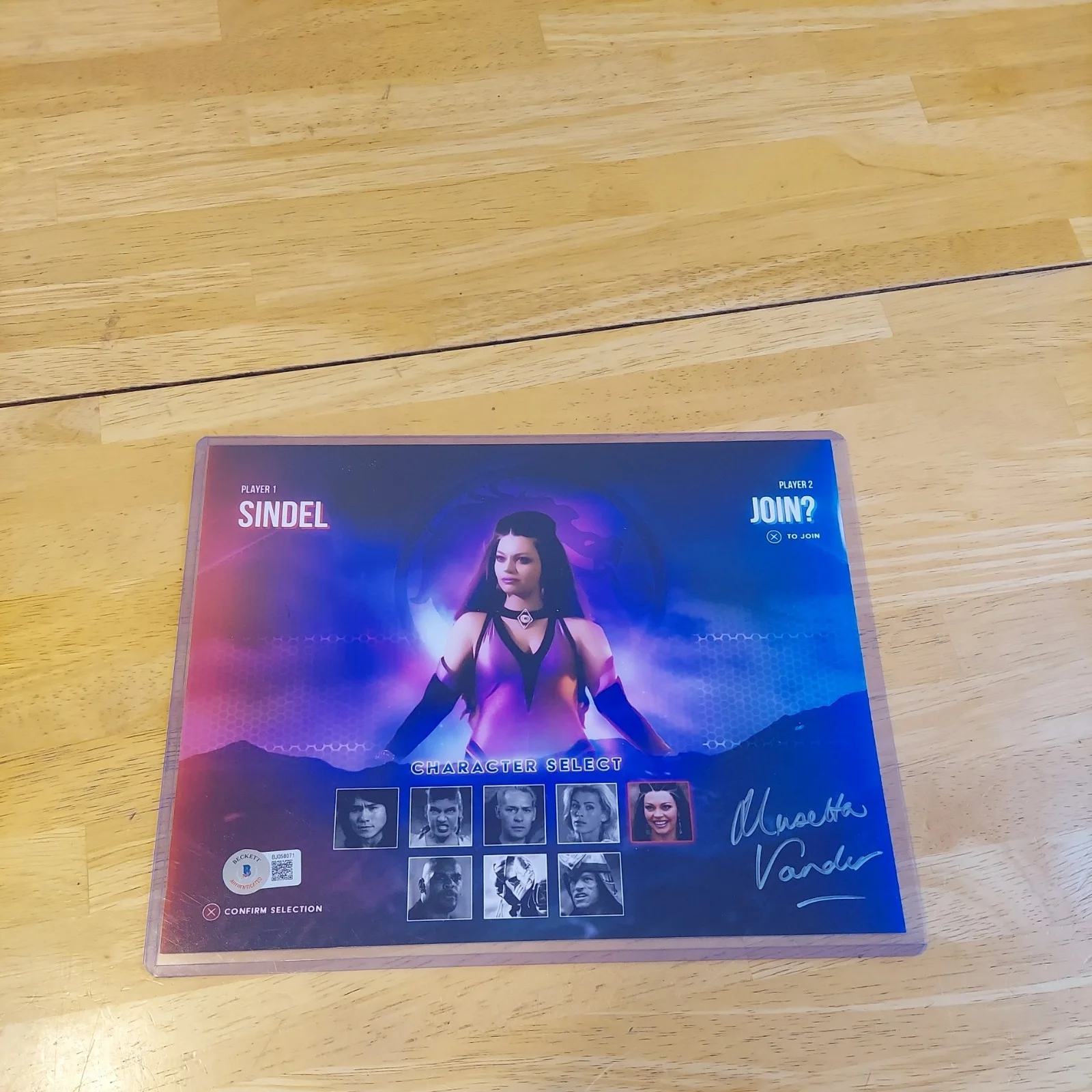 Danielle Harris — MUSETTA VANDER from MORTAL KOMBAT - signed autographed 8x10 Bam Box BAS, image 4
