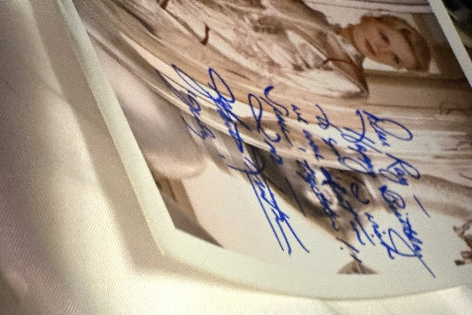 Marta Kristen — Marta Kristen Signed 8x10 Photo Lost in Space Judy Robinson Autographed + Quote, изображение 3