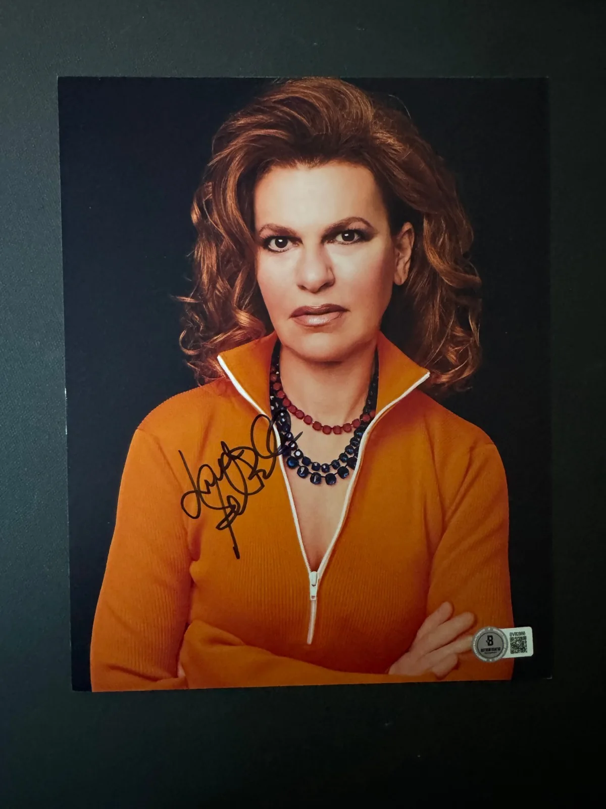 Sandra Bernhard — Sandra Bernhard signed autographed classic comedian 8x10 photo Beckett BAS coa