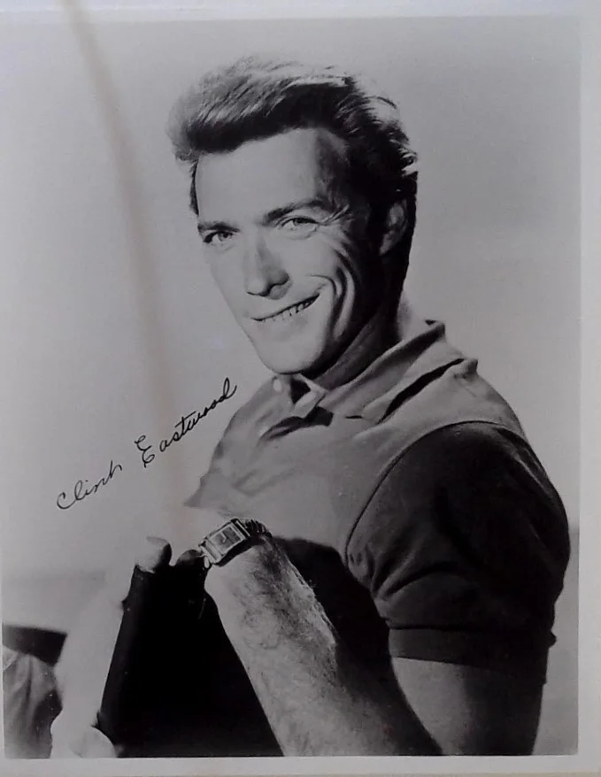 Clint Eastwood — Clint Eastwood autograph Picture +17 Movie Photos + Book A Biography By, изображение 2