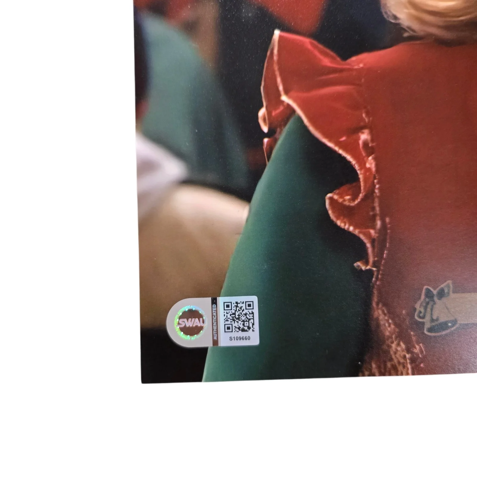 Zooey Deschanel — Zooey Deschanel Signed 11x14 Photo Jovie Elf SWAU Authenticated RARE, изображение 2