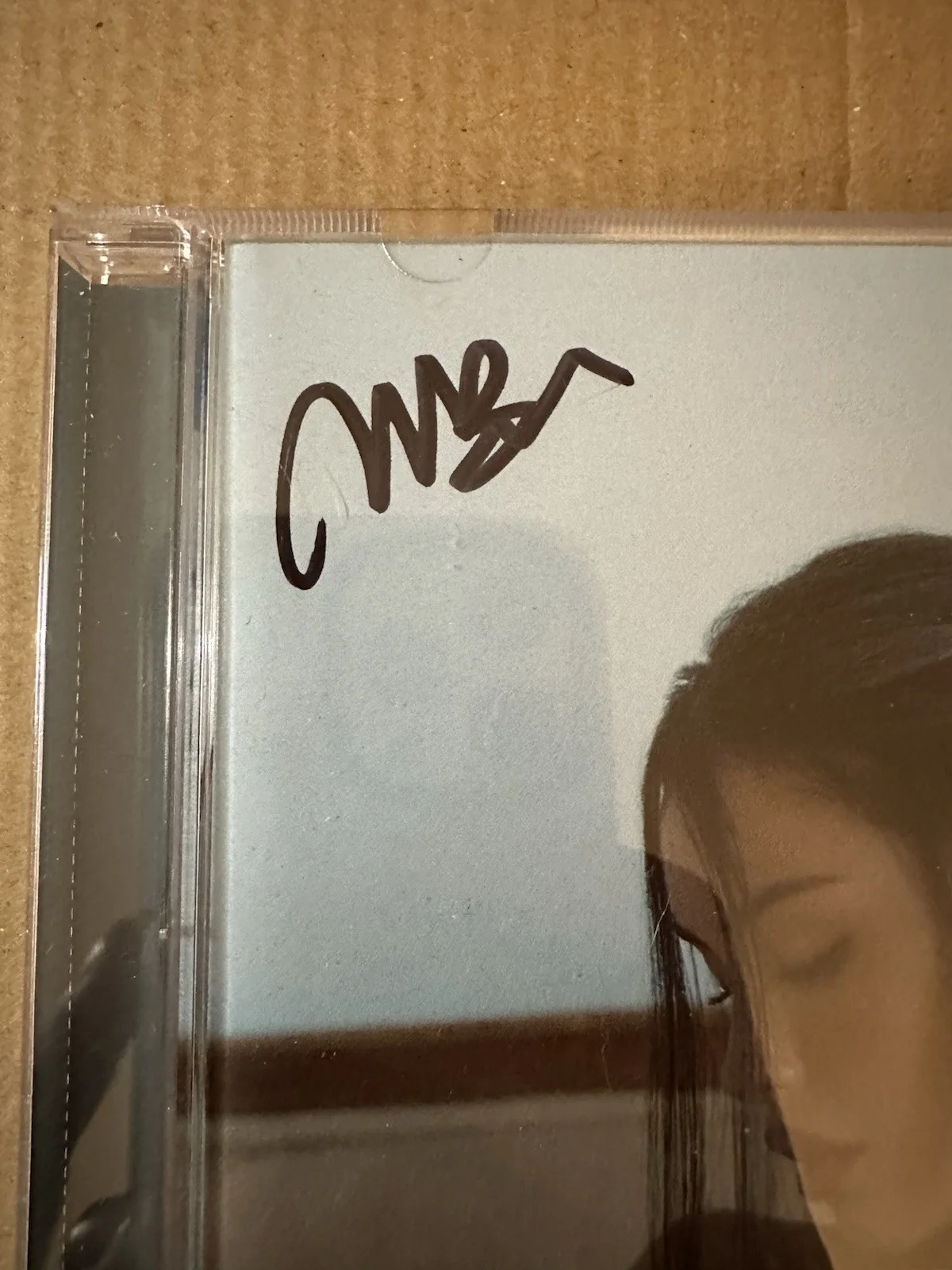Madison Beer Signed Locket CD, изображение 2