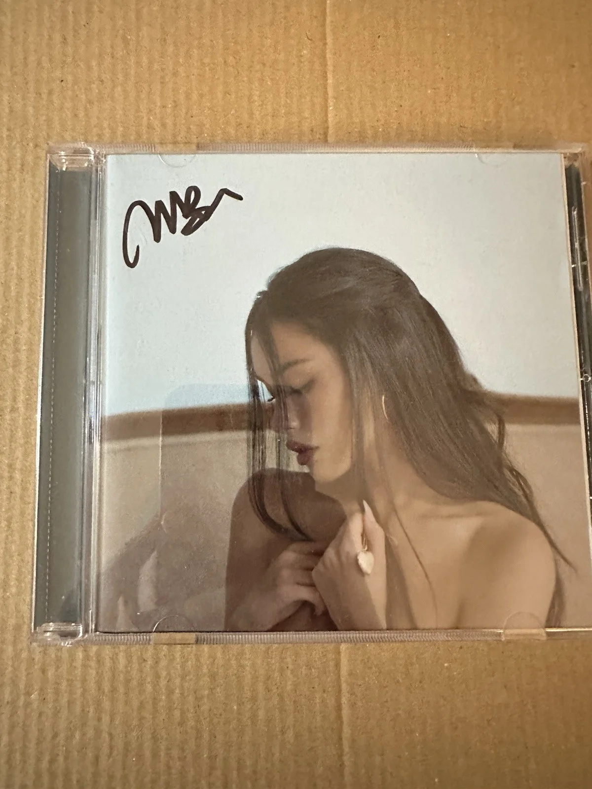 Madison Beer Signed Locket CD, изображение 3