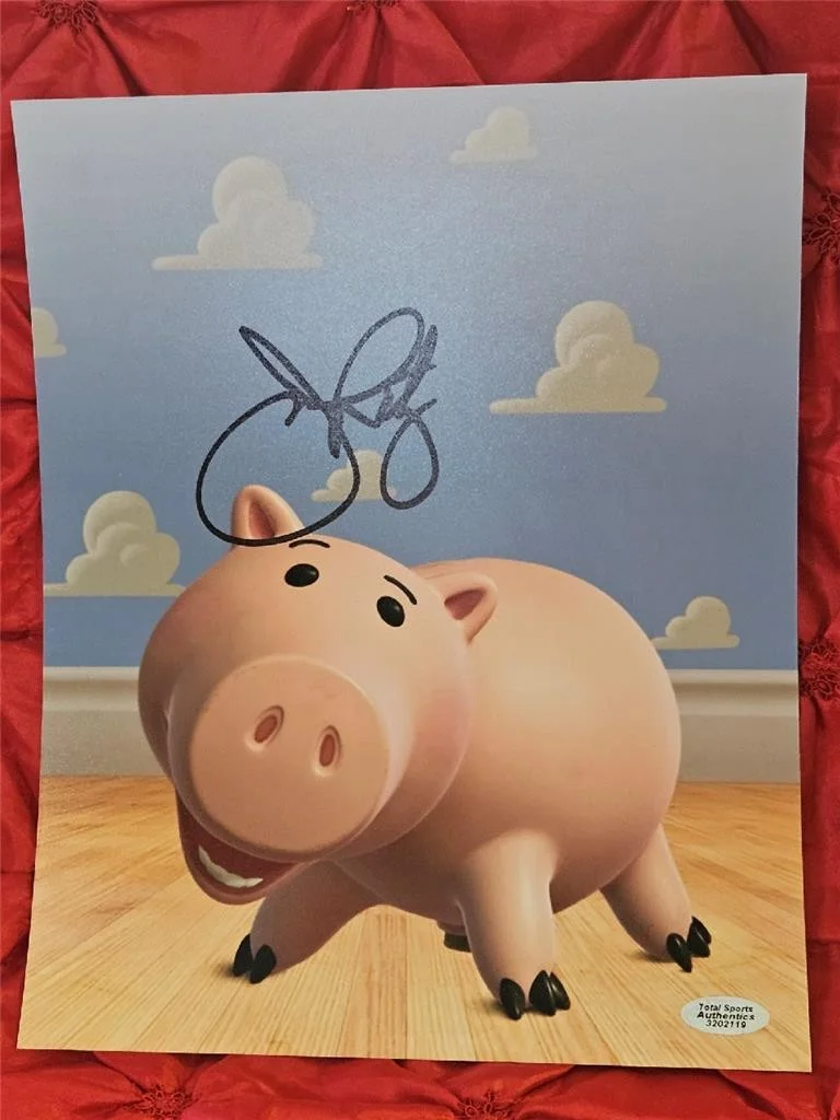 JOHN RATZENBERGER — JOHN RATZENBERGER HAND SIGNED AUTOGRAPHED 8X10 PHOTO TOY STORY PIG HAMM AUTO COA