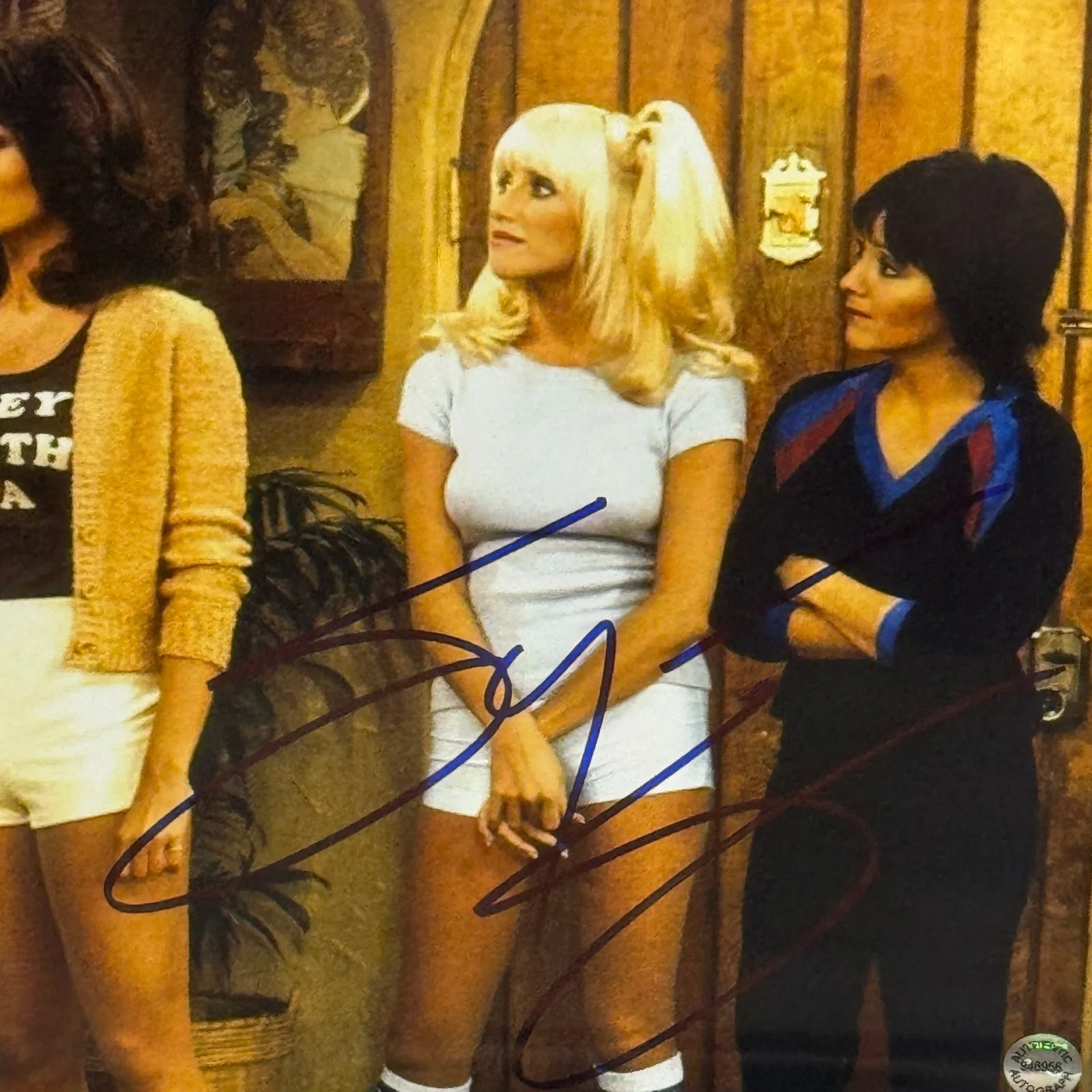 Suzanne Somers — SUZANNE SOMERS THREE'S COMPANY SIGNED AUTOGRAPHED 8X10 PHOTOGRAPH AUTO PHOTO COA, image 3
