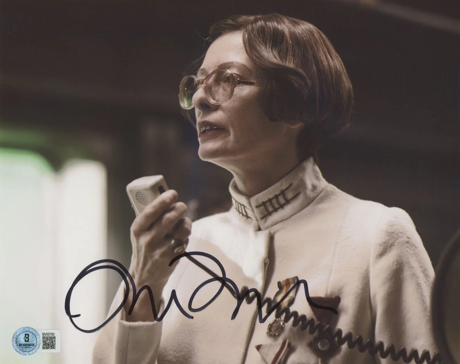 Tilda Swinton — Tilda Swinton Snowpiercer Authentic Signed 8x10 Photo Autographed BAS #BV00783