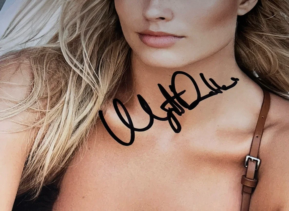 Margot Robbie Signed 11x14 Photo Barbie Wolf Wall Street Harley Quinn, изображение 2