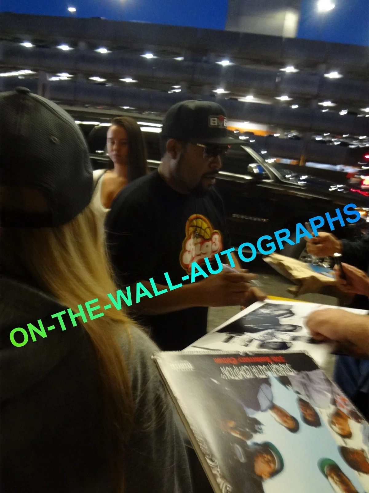 ICE CUBE HAND SIGNED AUTOGRAPHED WAR & PEACE ALBUM NEW MINT COND! W/PROOF+C.O.A., image 3