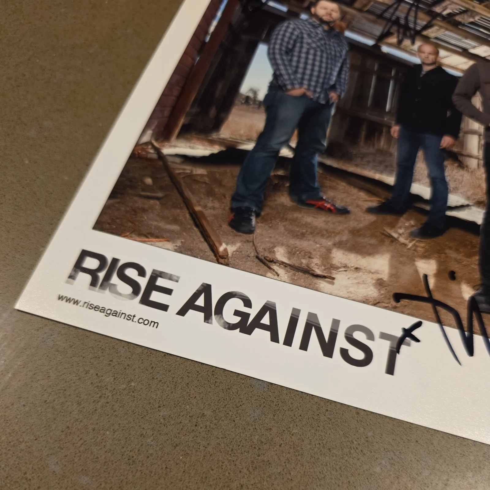 Personally Signed/Autographed RISE AGAINST Photo/ Photograph 2011, изображение 3