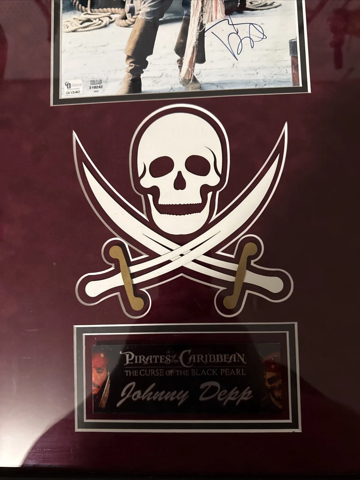 Johnny Depp — JOHNNY DEPP SIGNED PIRATES OF THE CARIBBEAN 27X18 MAT FRAME WITH 2 COA HOLOS, image 4
