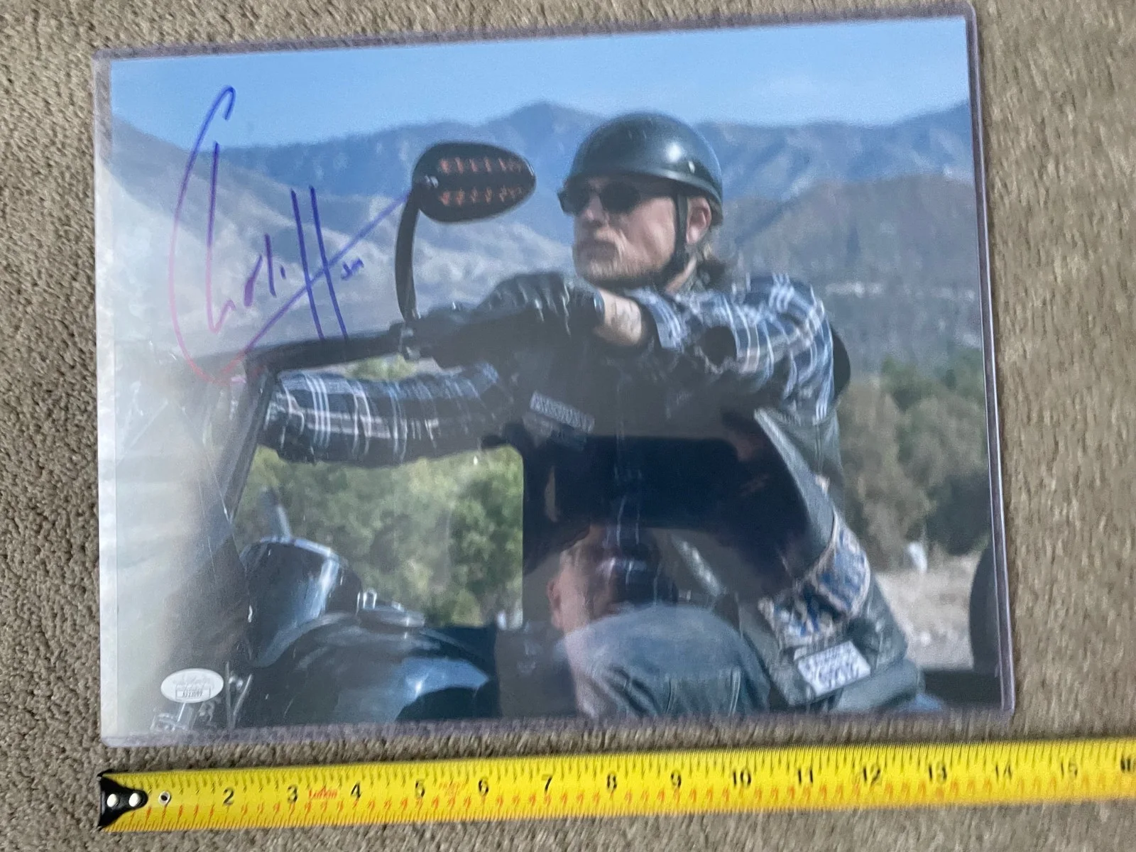 CHARLIE HUNNAM — CHARLIE HUNNAM SIGNED AUTOGRAPH SONS OF ANARCHY 11X14 PHOTO JSA COA JAX