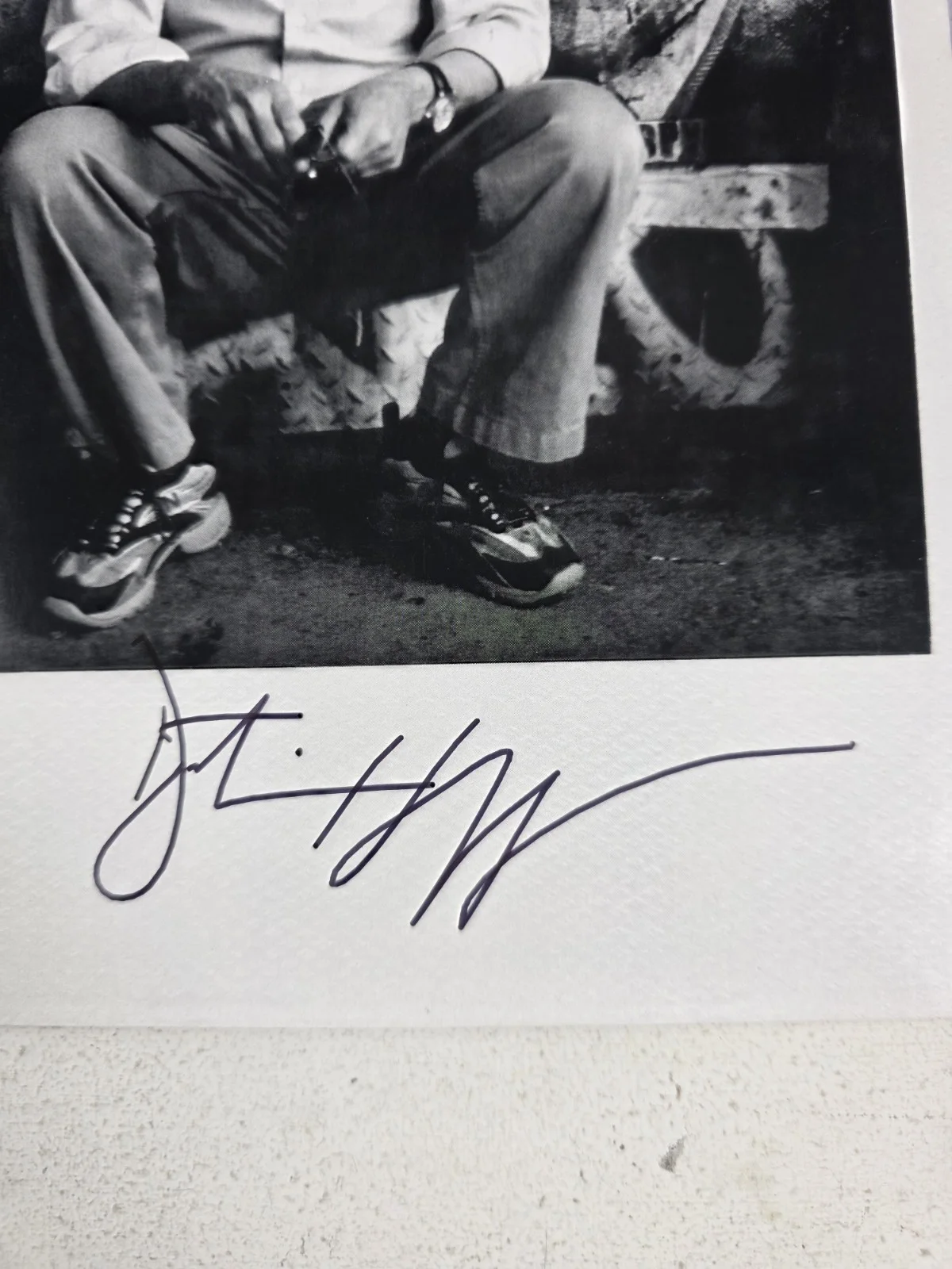 Dustin Hoffman — Dustin Hoffman Hand Signed 8x10 Photo ~ Auto, image 2