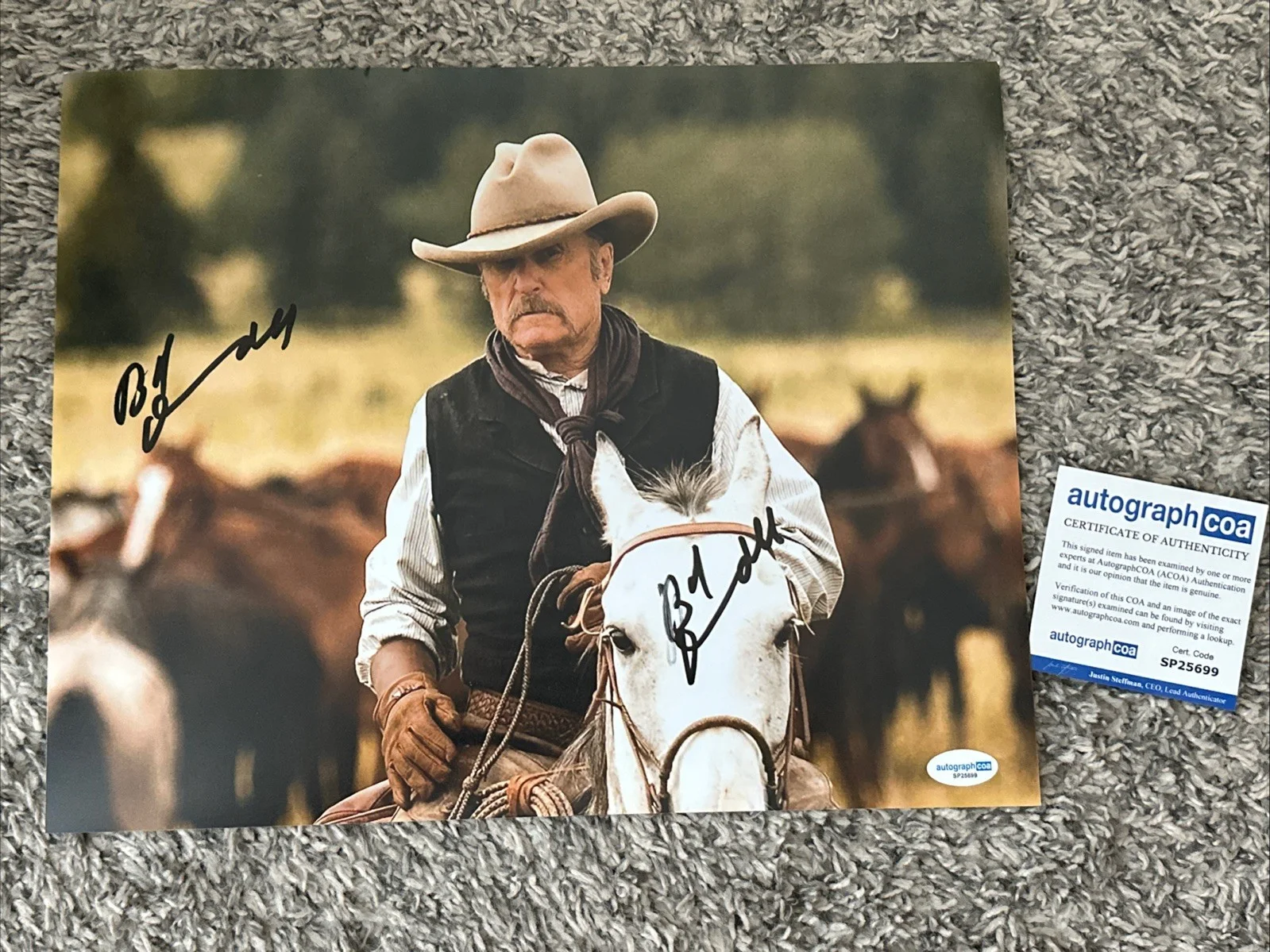 ROBERT DUVALL — 🚨RARE ROBERT DUVALL SIGNED 11x14 PHOTO BECKETT CERT ACTOR ICONIC SIGNED TWICE, image 2