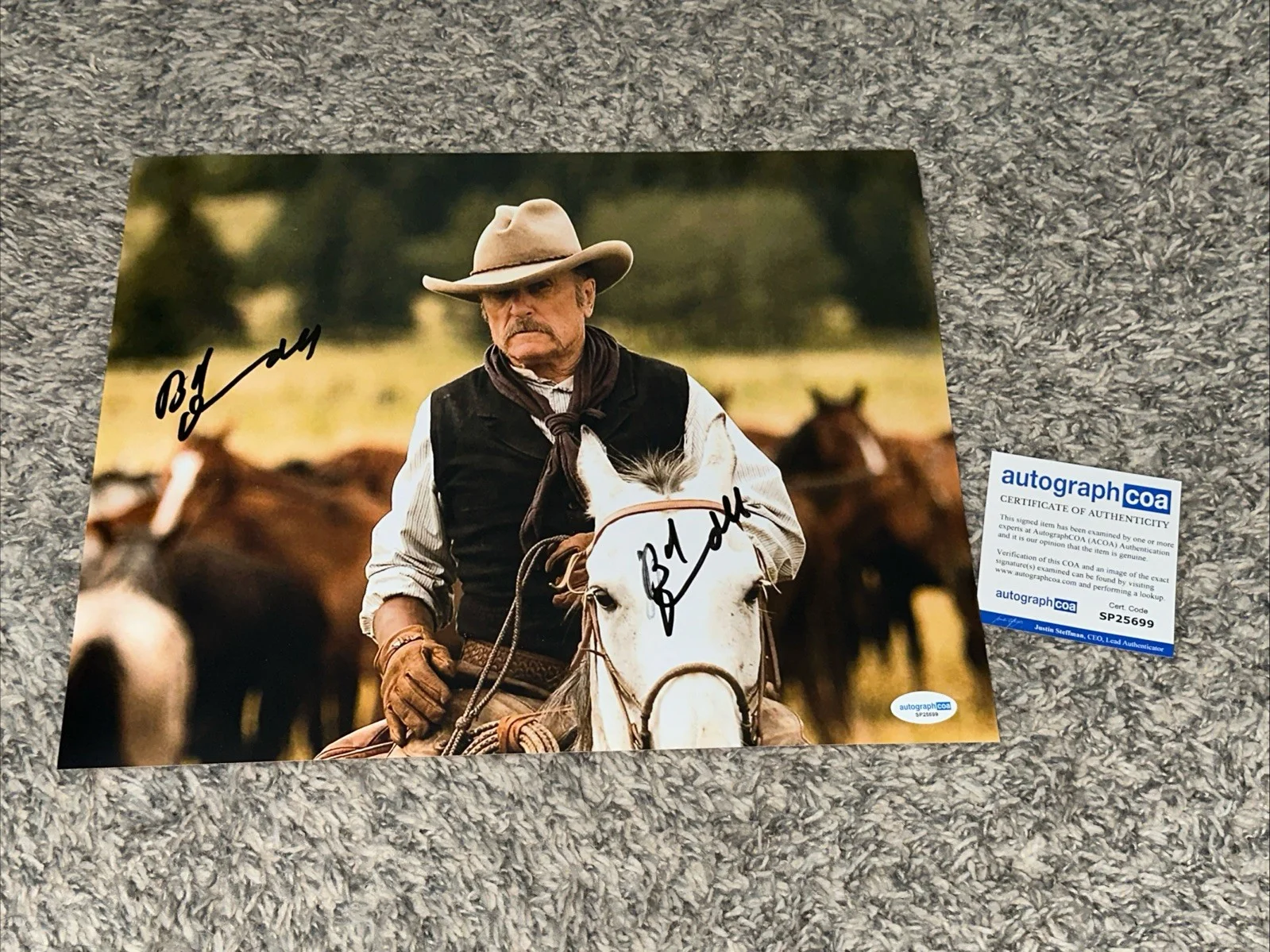 ROBERT DUVALL — 🚨RARE ROBERT DUVALL SIGNED 11x14 PHOTO BECKETT CERT ACTOR ICONIC SIGNED TWICE, image 3