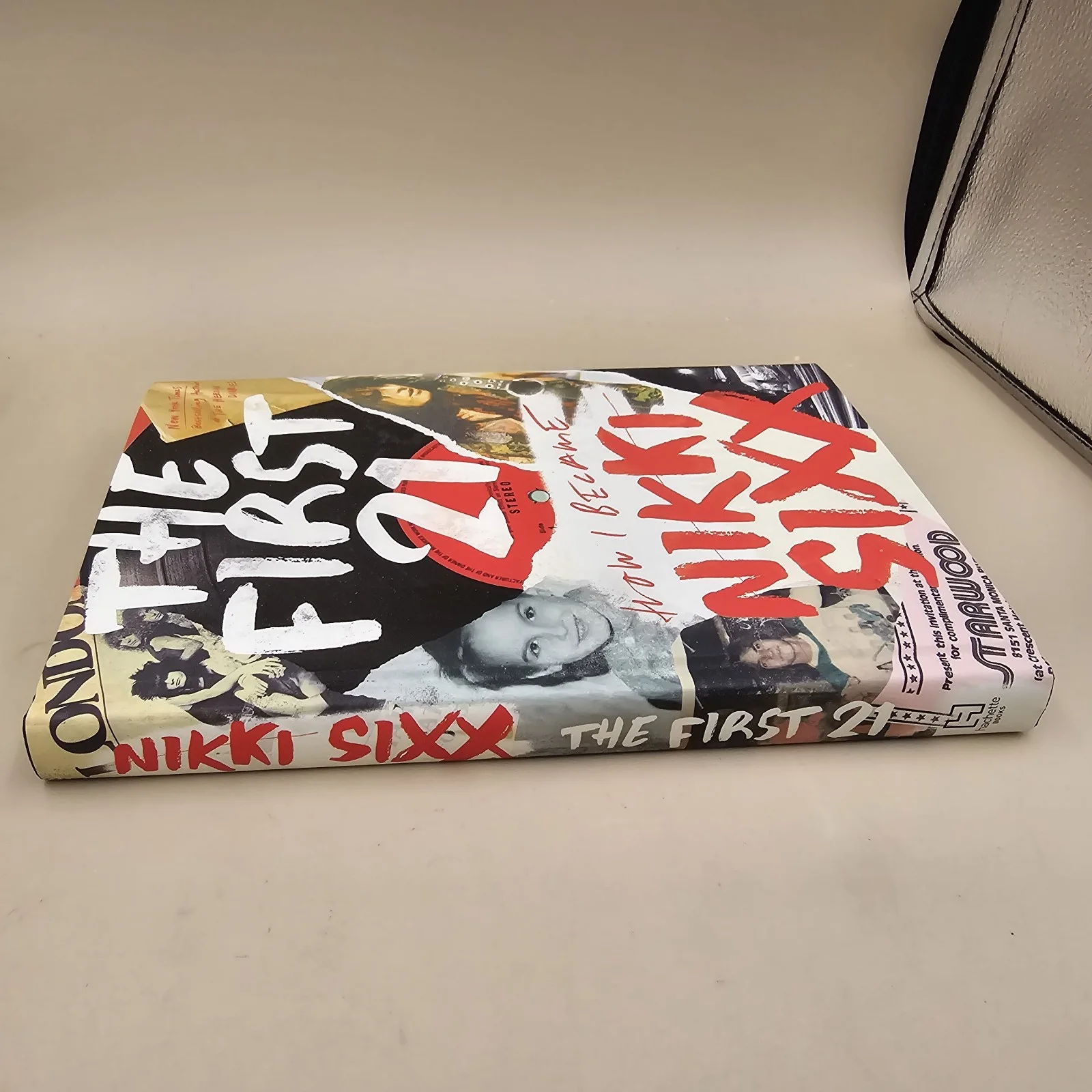NIKKI SIXX *SIGNED* First 21 Book w 1984 Motley Crue Shout At The Devil Tapestry, изображение 5