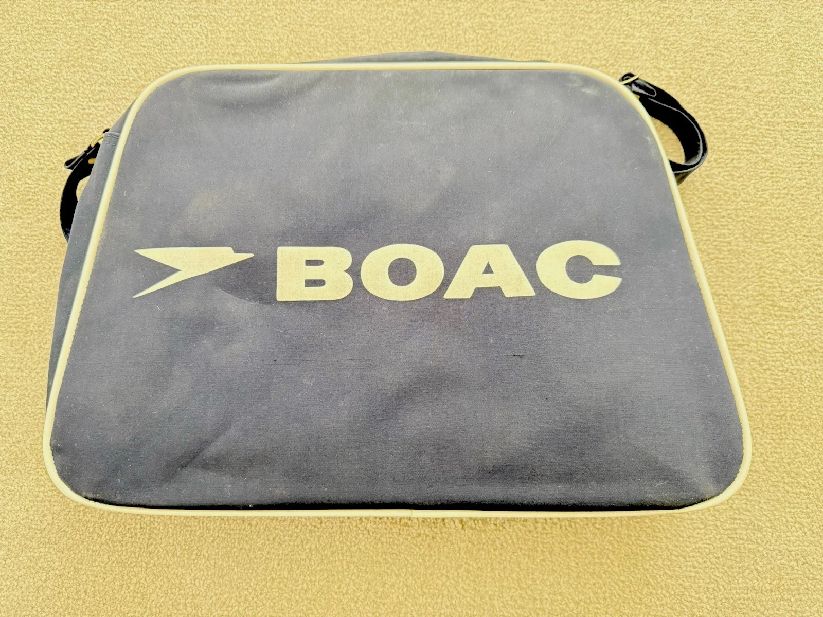 James Bond 007. The Spy Who Loved Me. Vintage BOAC Carry Bag, изображение 2