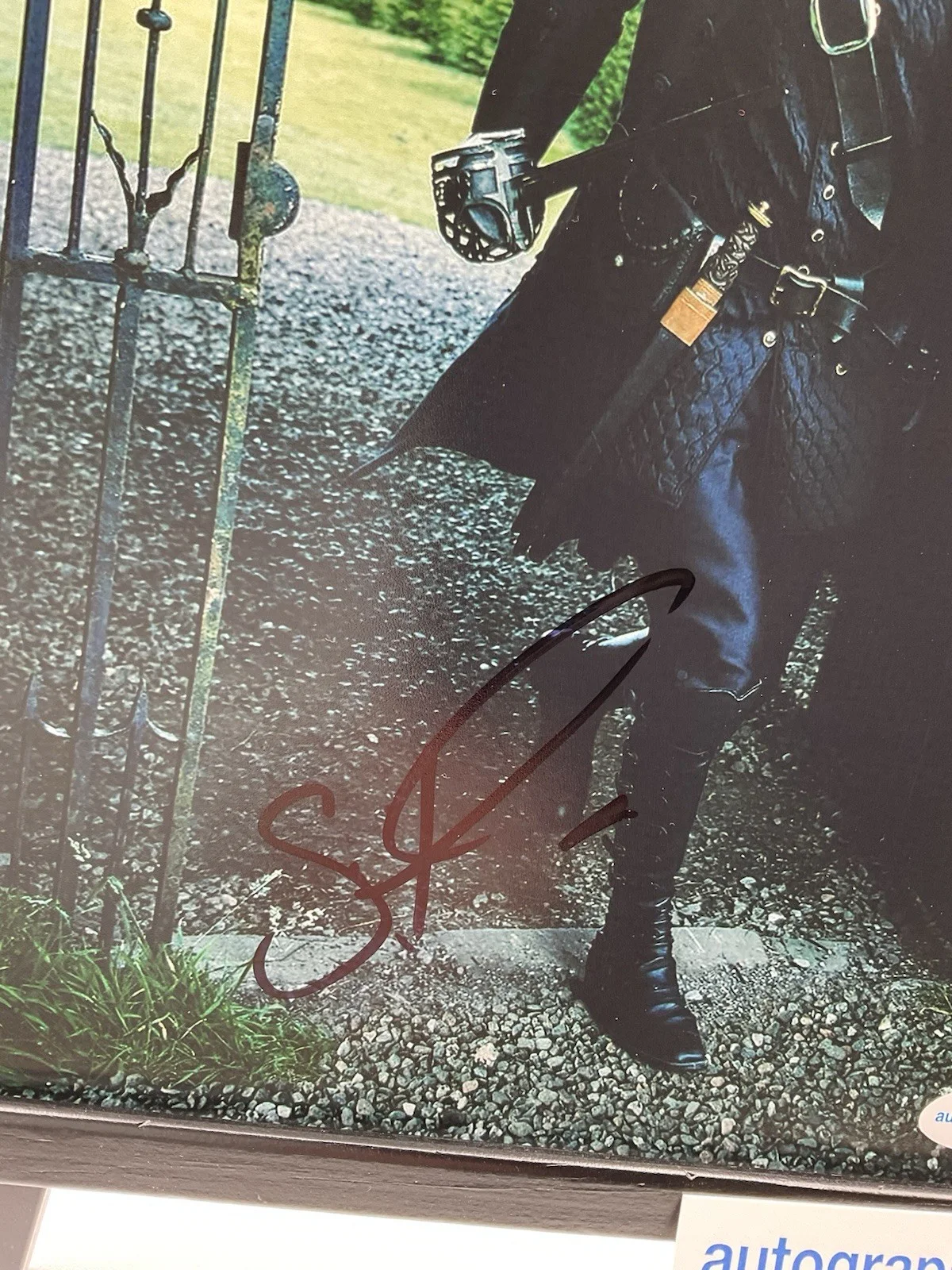 Sam Heughan — Sam Heughan signed 8x10 ACOA Outlander signed 8x10 Outlander auto photo SALE, image 2