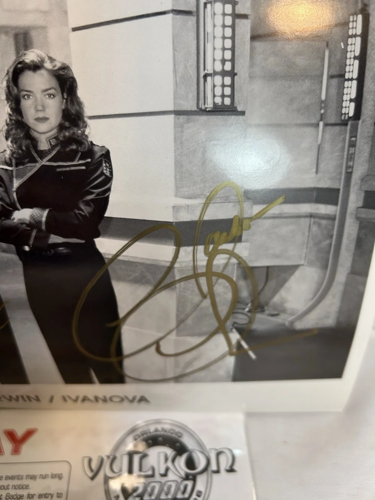 Claudia Christian, Joshua Cox — Babylon 5 Signed Photo By 2 Claudia Christian, Joshua Cox photo from signing, изображение 4