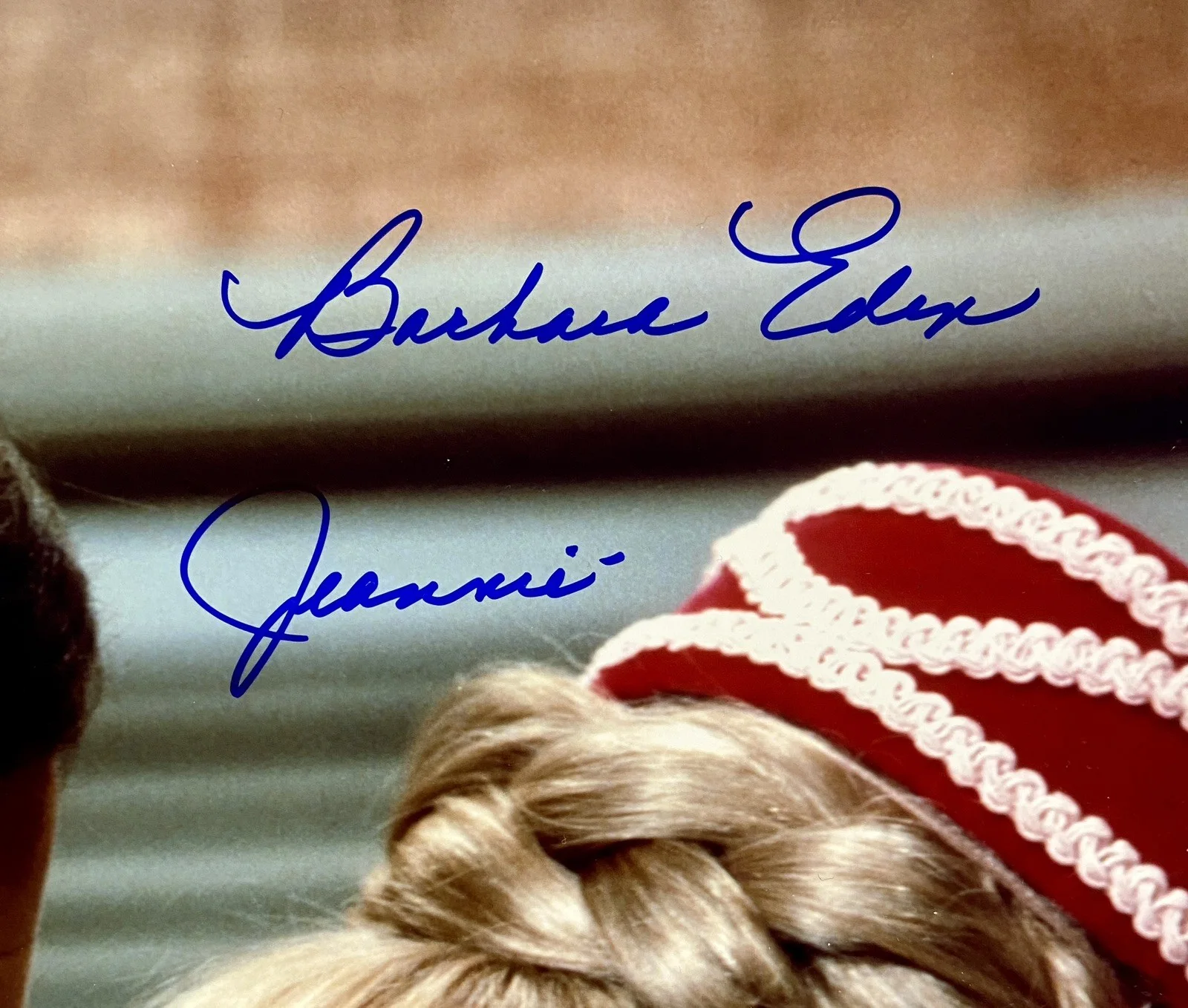 Barbara Eden & Larry Hagman Signed I Dream of Jeannie 11x14 Photo – JSA, изображение 2