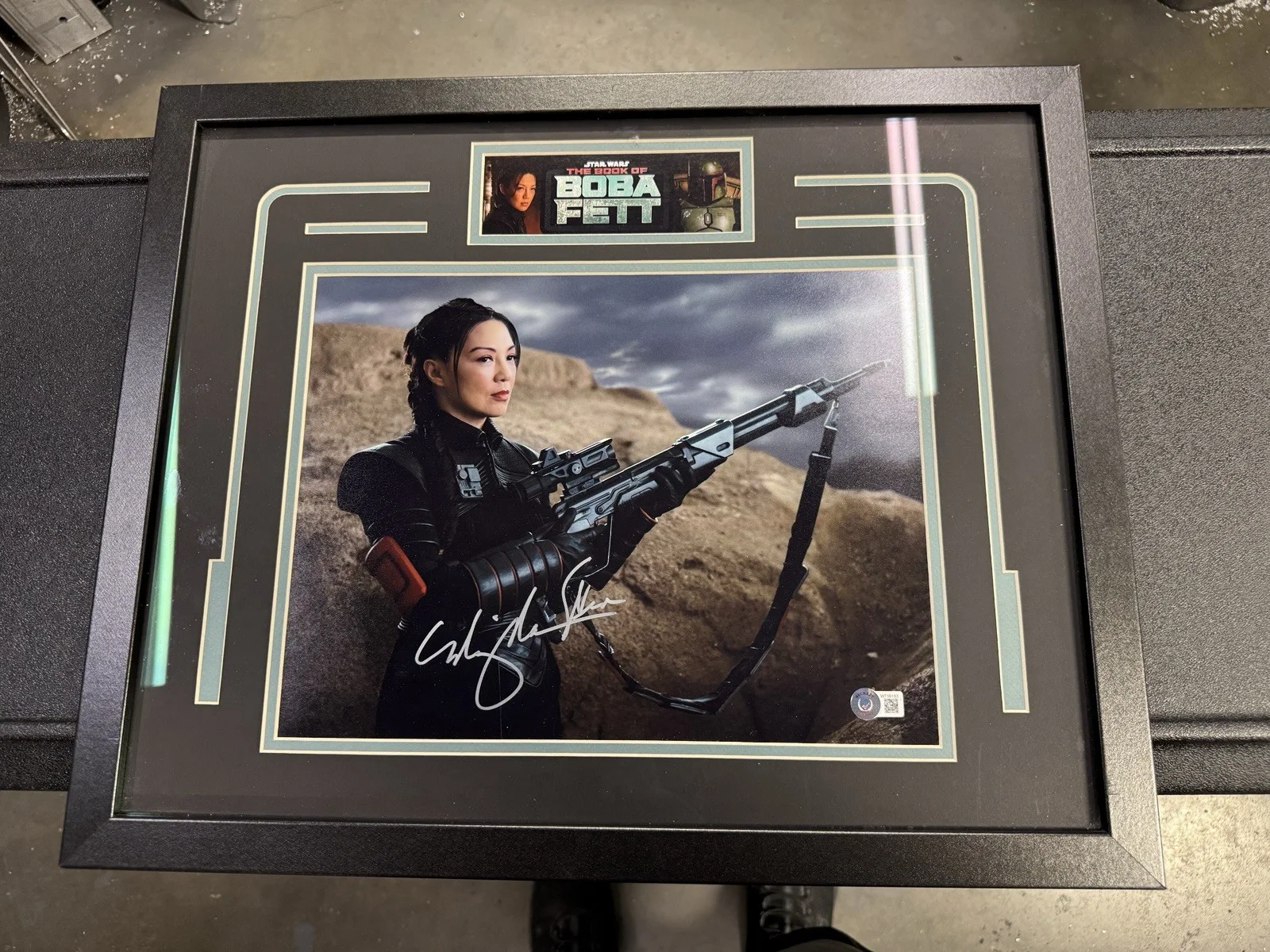 Ming-Na Wen — Ming-Na Wen Signed Framed Photo The Book of Boba Fett Beckett Authenticated, изображение 3
