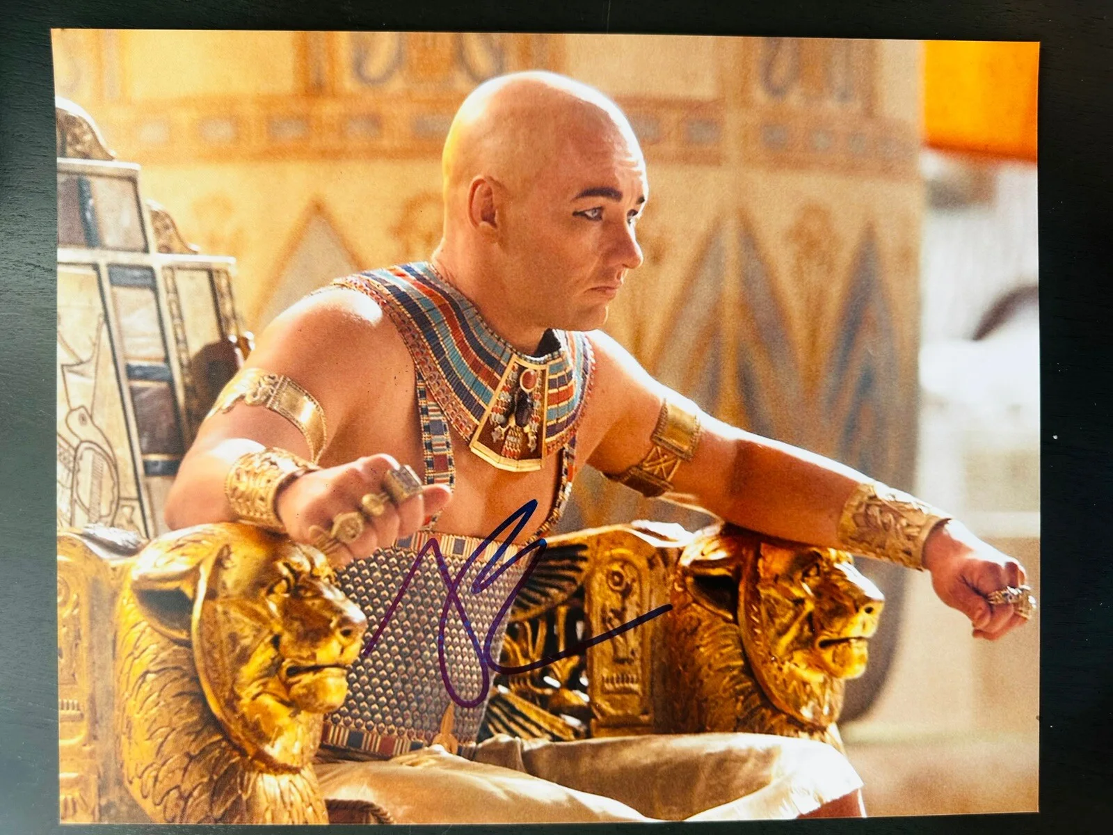 Joel Edgerton — Joel Edgerton signed 8x10 Photo In Person. Warrior. Actor, Director