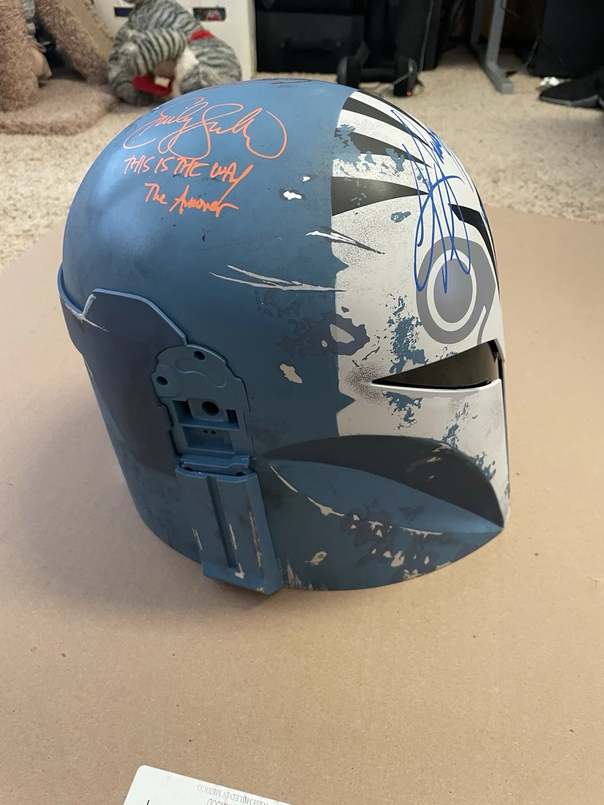 Hasbro Star Wars The Black Series The Mandalorian Bo-Katan Helmet Signed X4, image 2